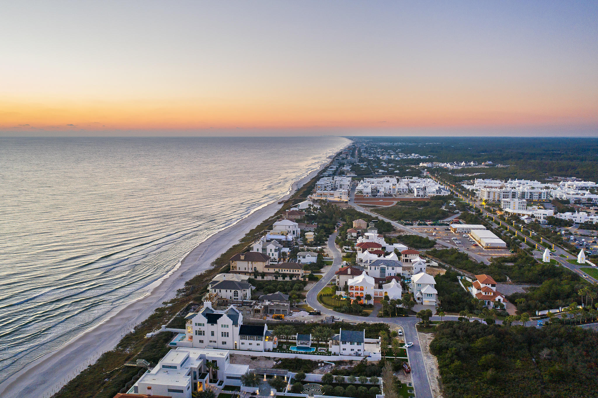 PARADISE BY THE SEA - Residential