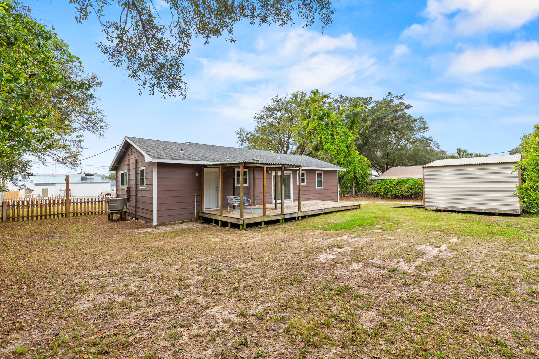 WEST NAVARRE - Residential