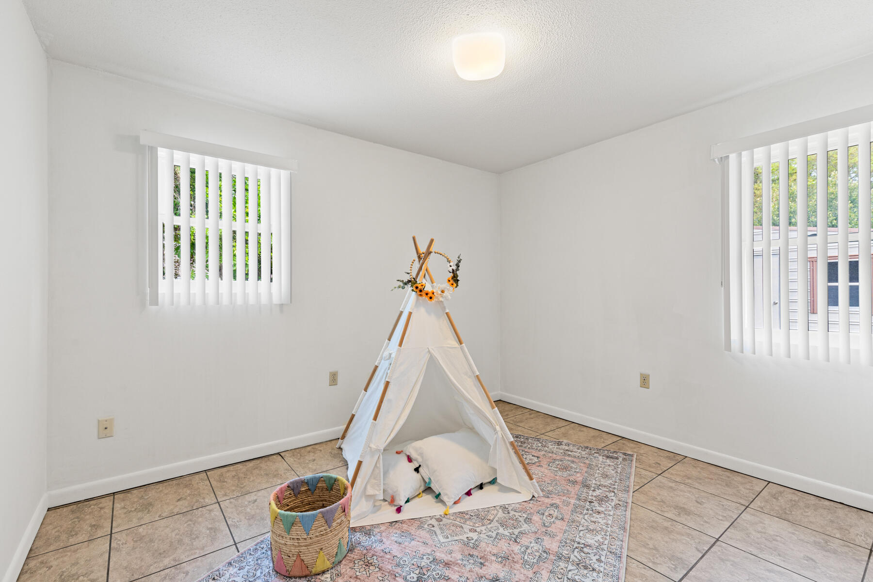 WEST NAVARRE - Residential