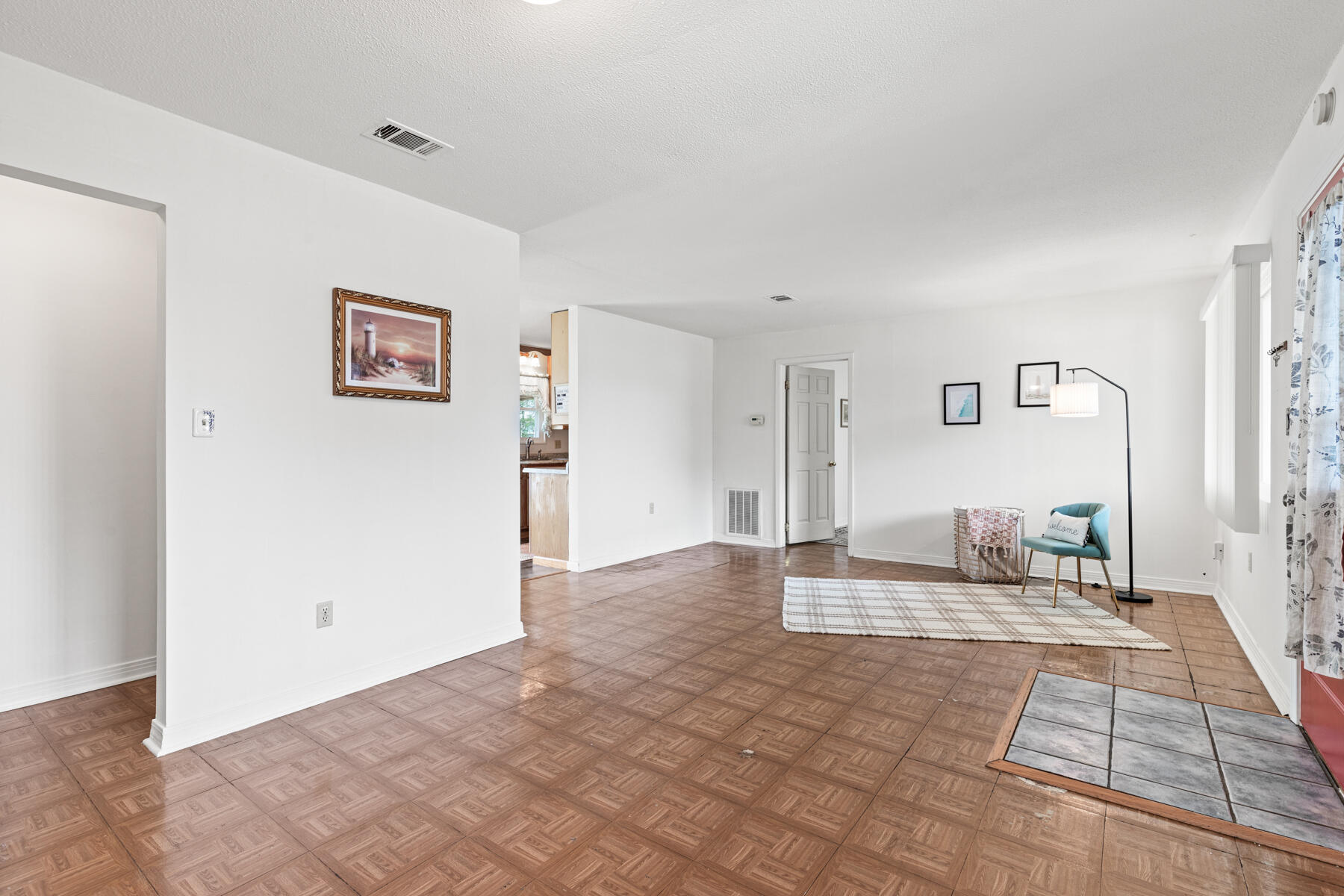 WEST NAVARRE - Residential