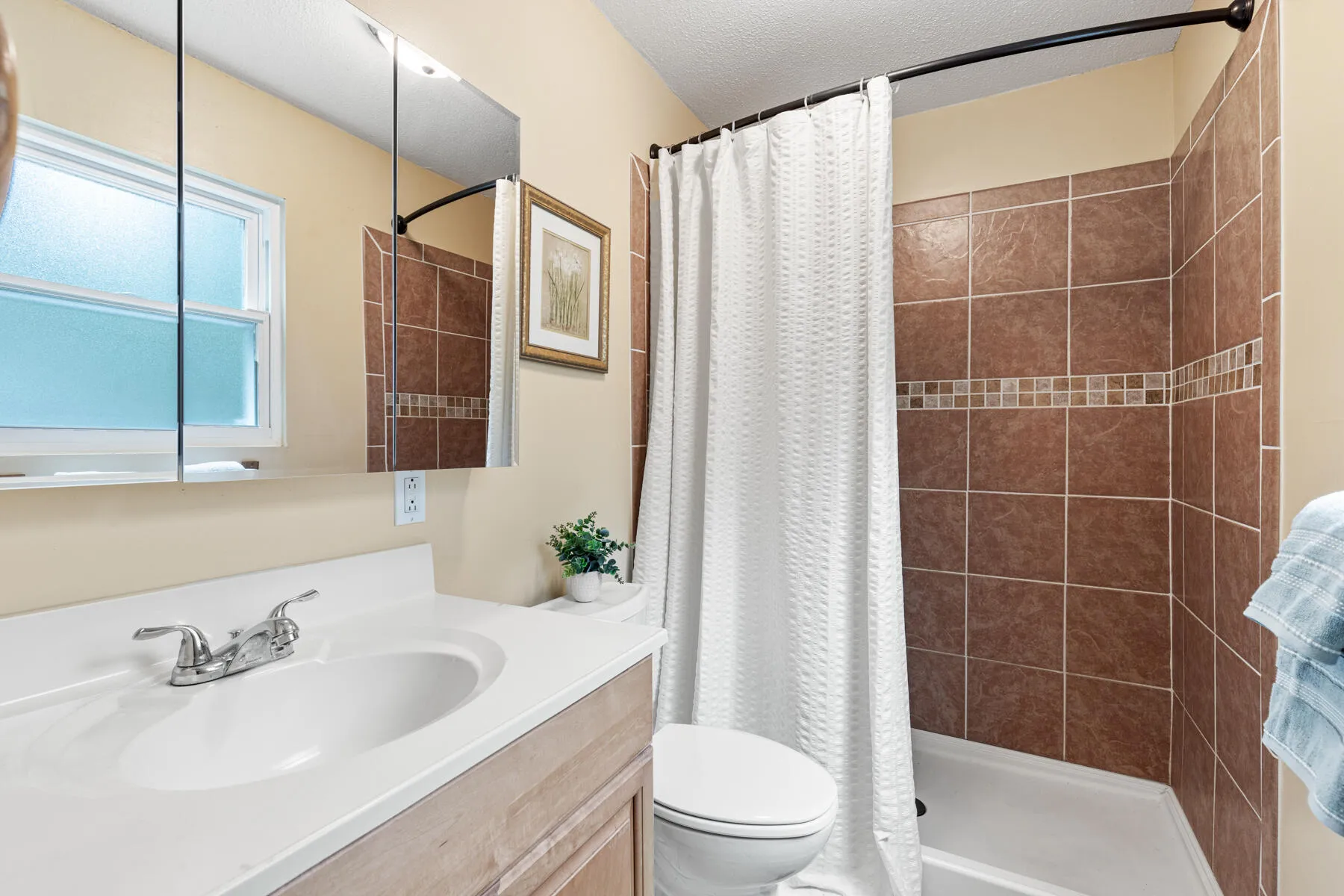 Navarre, Florida 32566, United States, 3 Bedrooms Bedrooms, ,2 BathroomsBathrooms,Residential,Active,103518