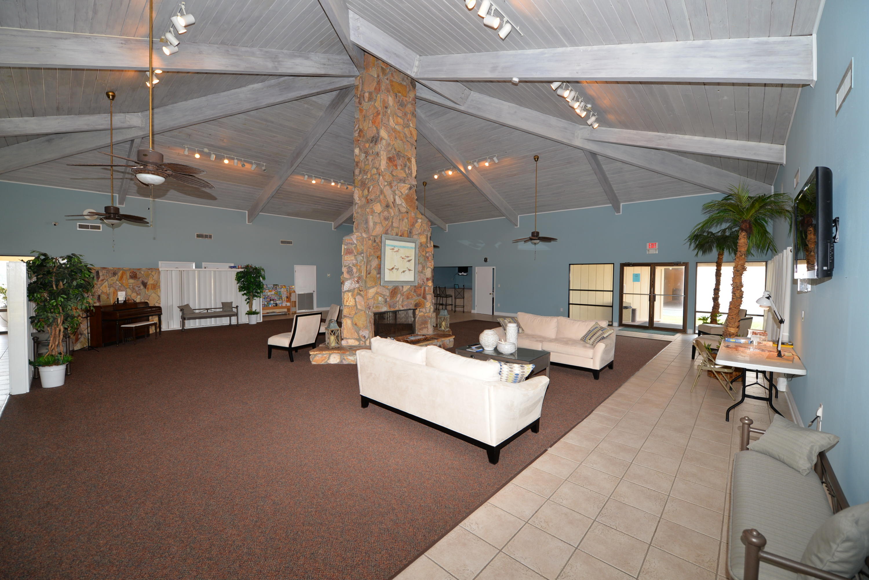 BEACH HOUSE CONDO PH 1 - Residential