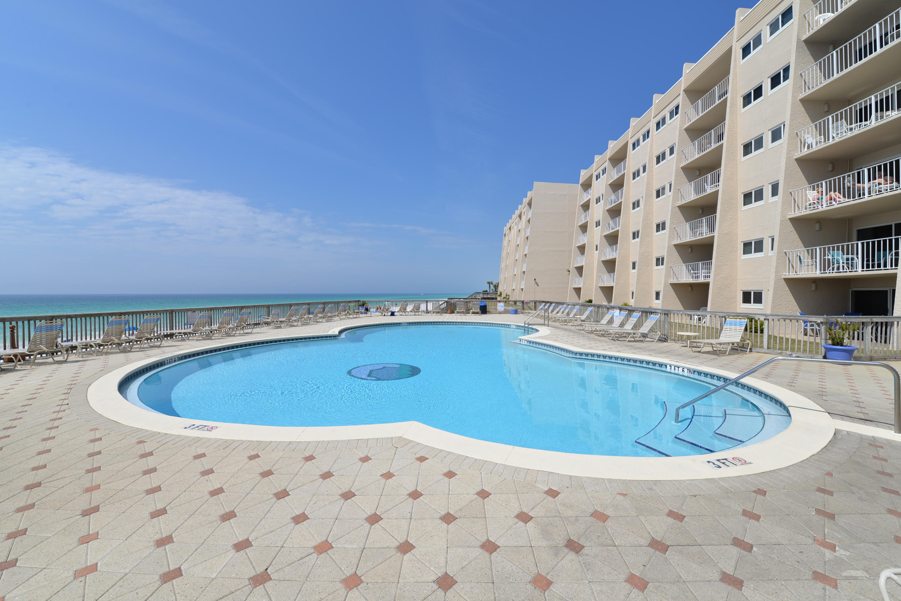 BEACH HOUSE CONDO PH 1 - Residential