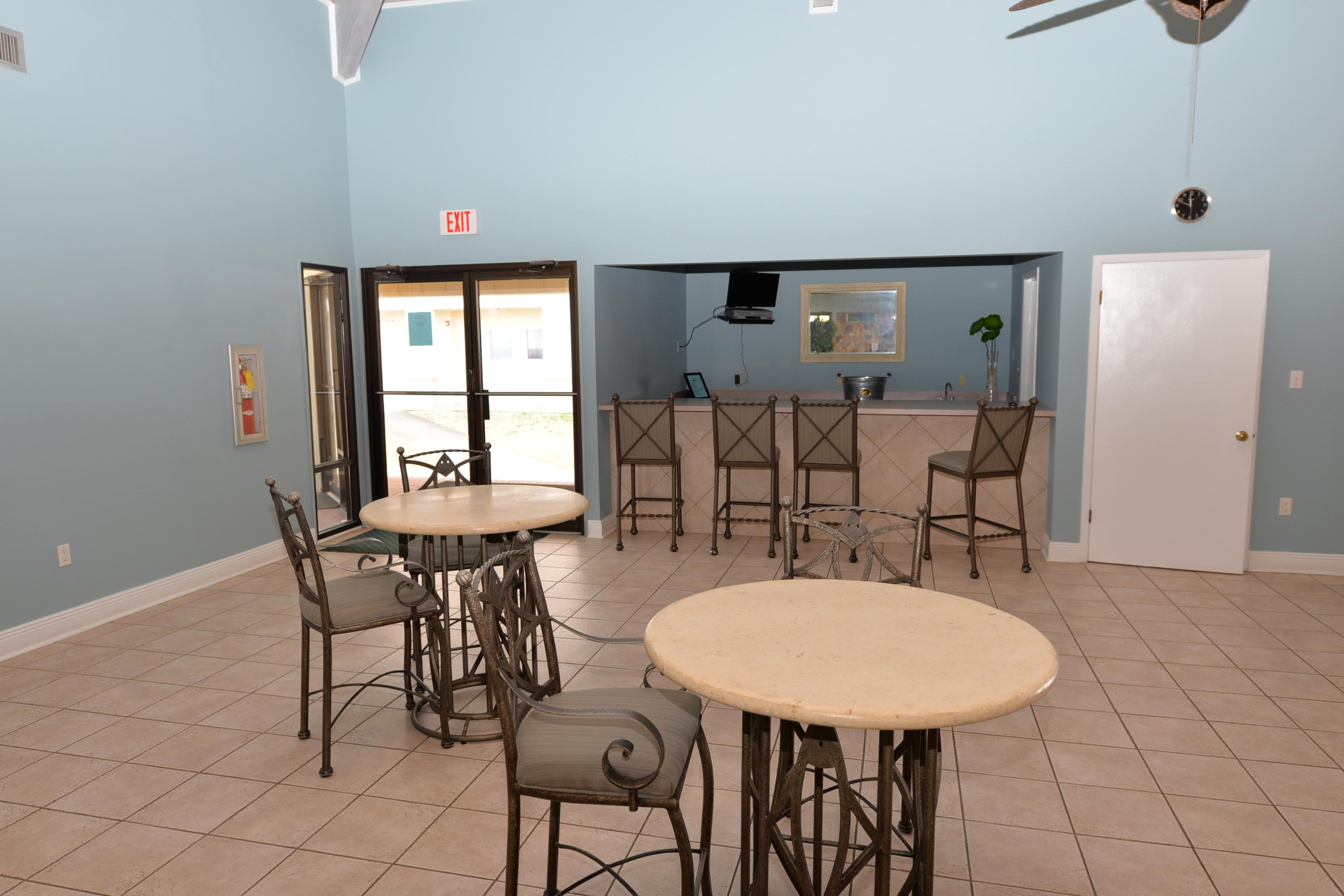 BEACH HOUSE CONDO PH 1 - Residential