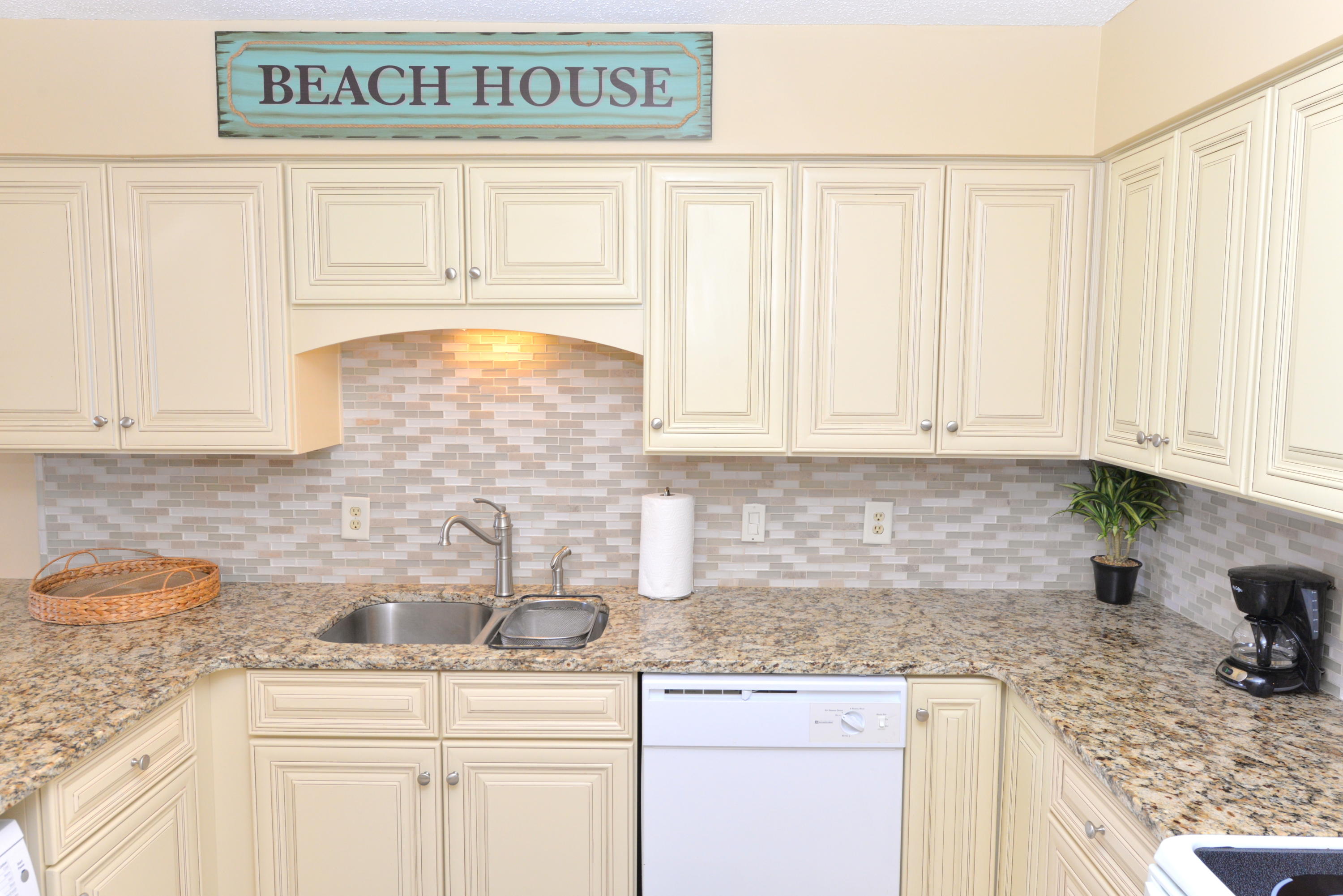BEACH HOUSE CONDO PH 1 - Residential