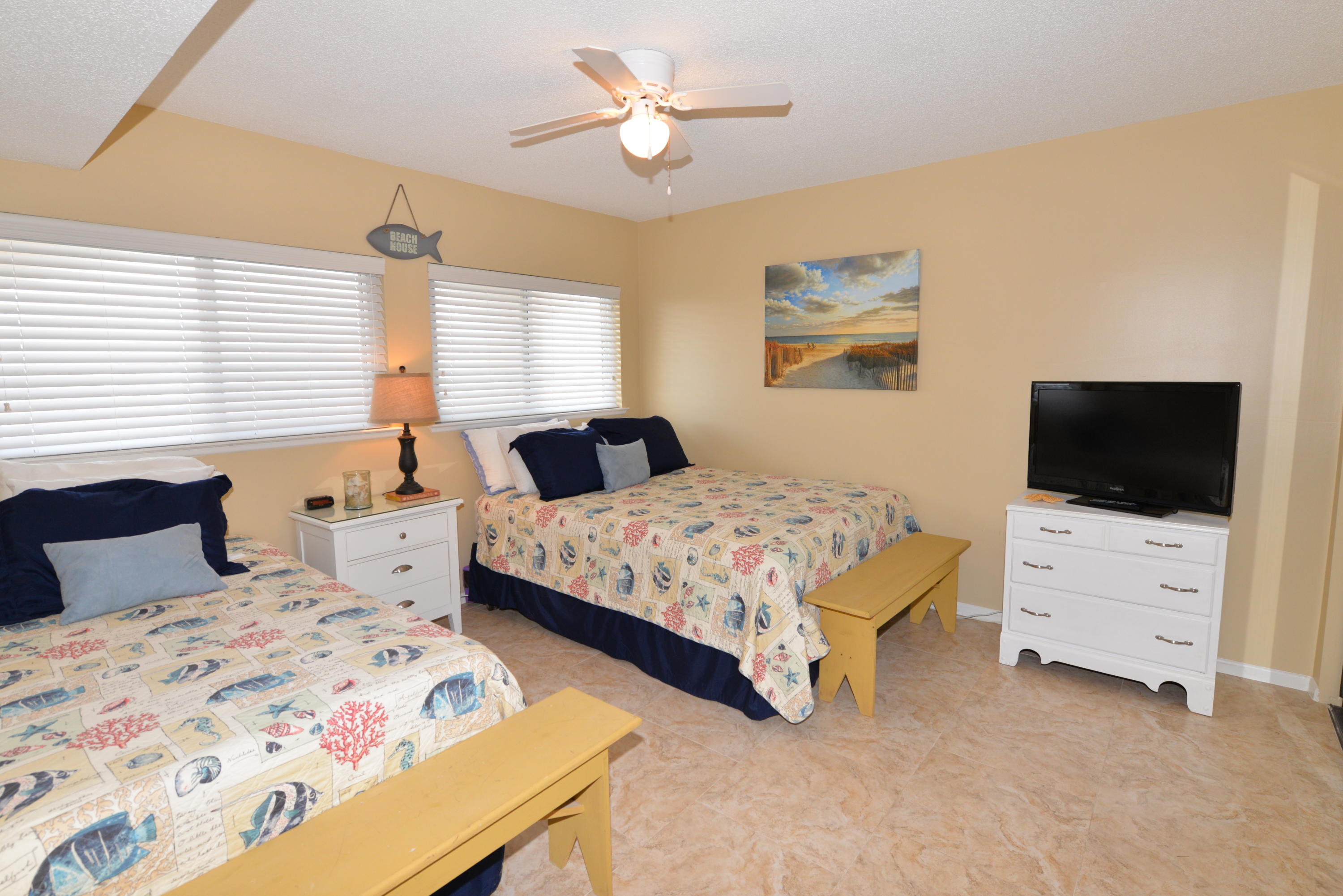 BEACH HOUSE CONDO PH 1 - Residential