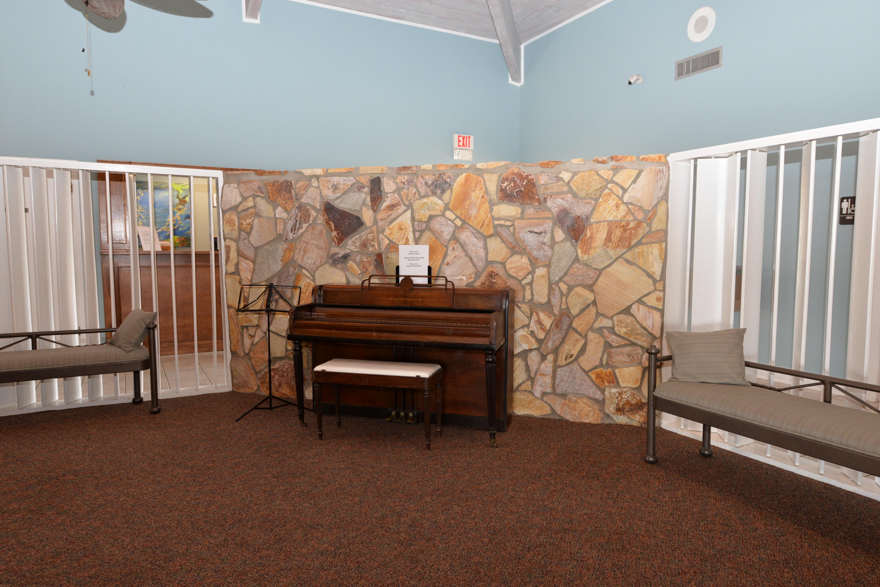 BEACH HOUSE CONDO PH 1 - Residential