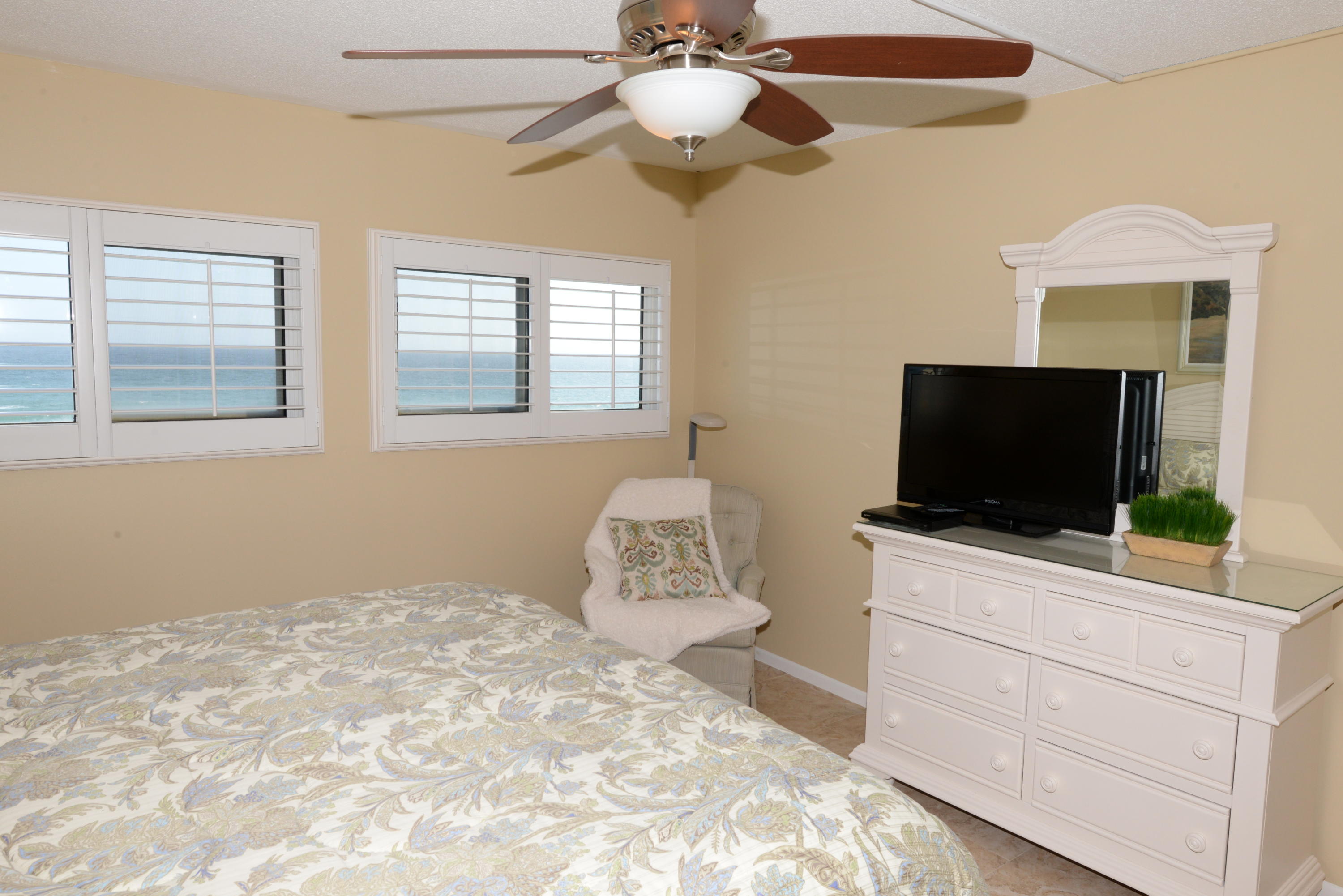 BEACH HOUSE CONDO PH 1 - Residential