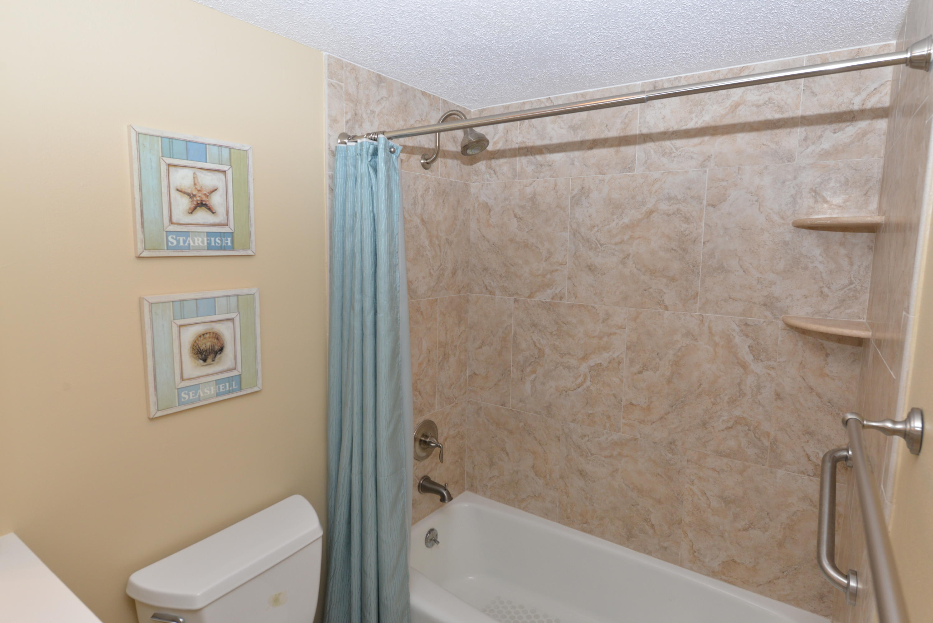 BEACH HOUSE CONDO PH 1 - Residential