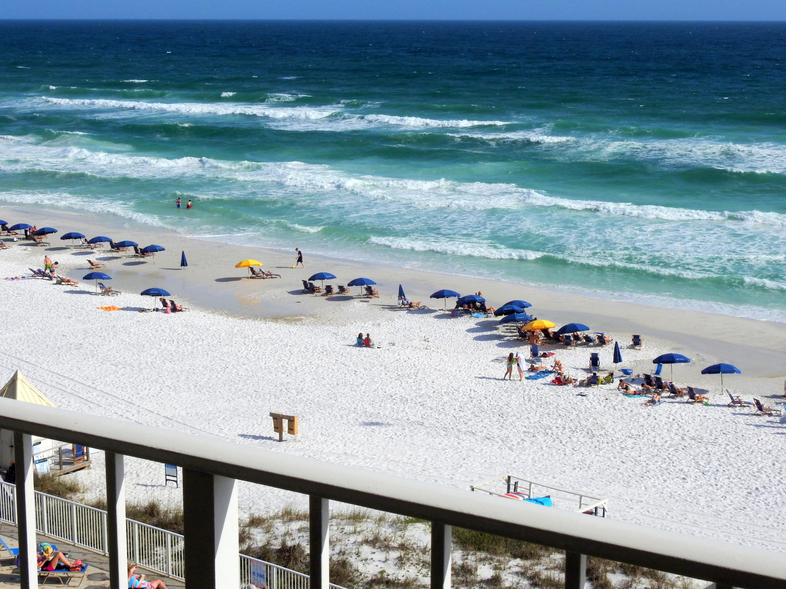 BEACH HOUSE CONDO PH 1 - Residential