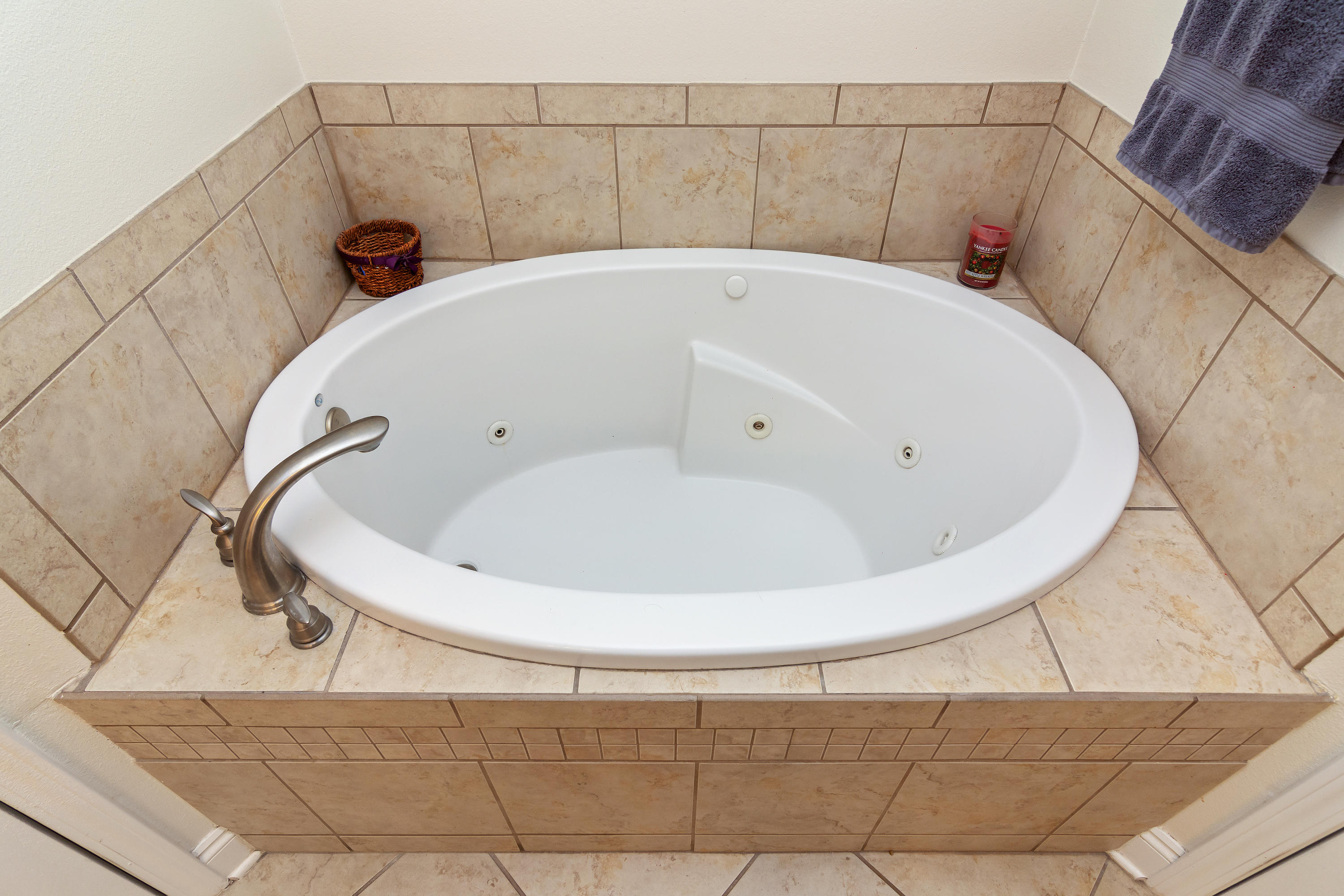 LAKE HOLLEY ESTATES - Residential