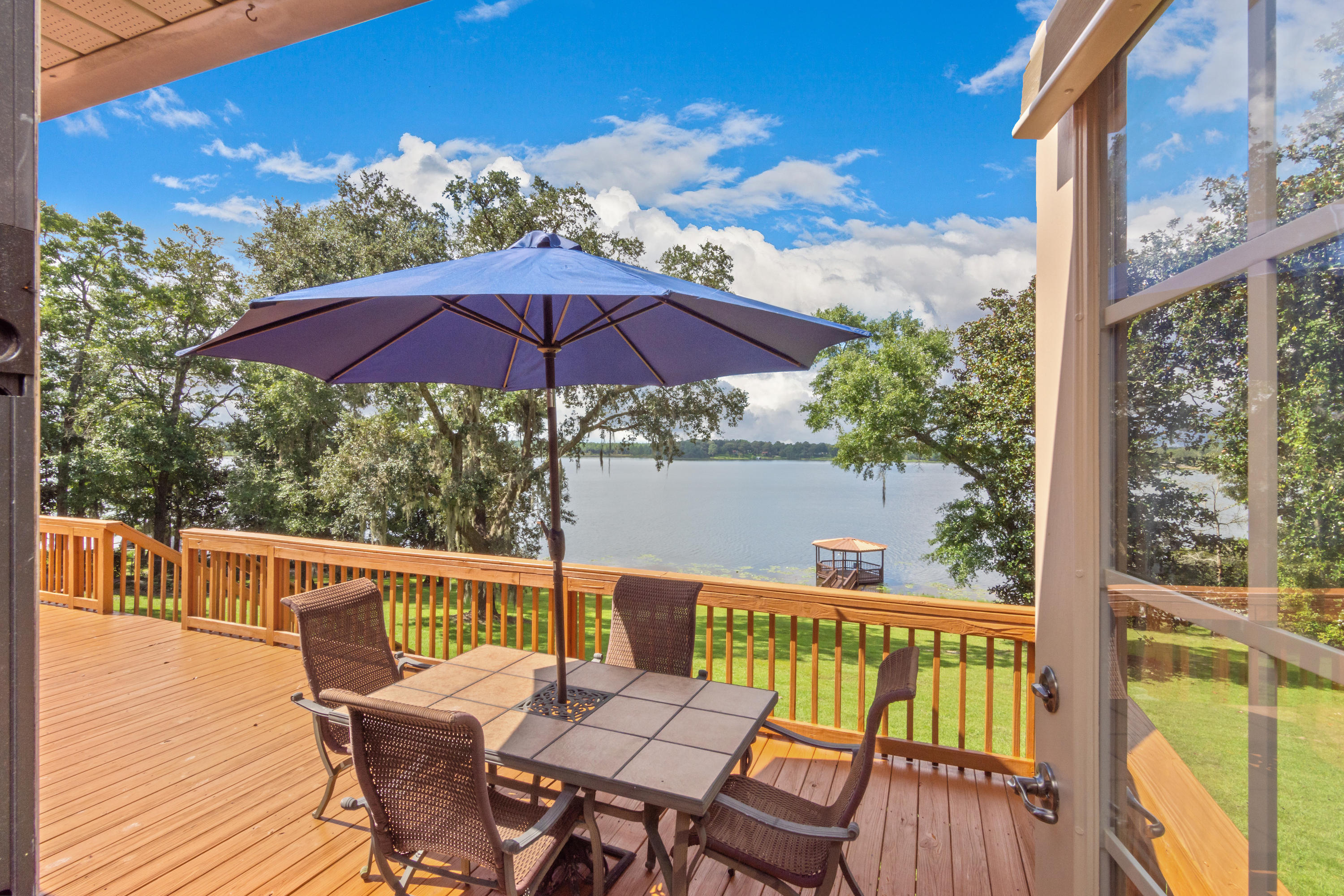 LAKE HOLLEY ESTATES - Residential