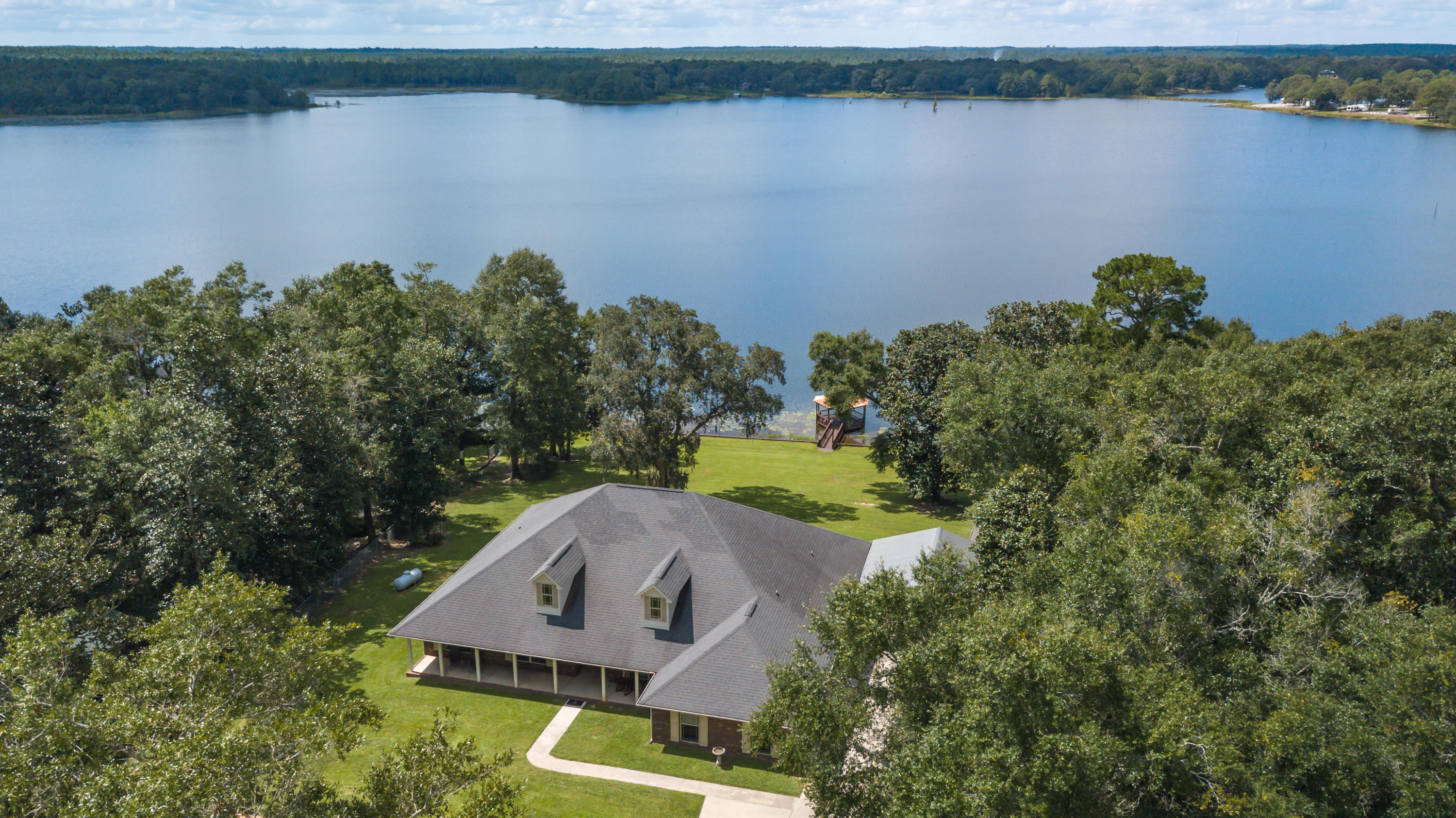 LAKE HOLLEY ESTATES - Residential