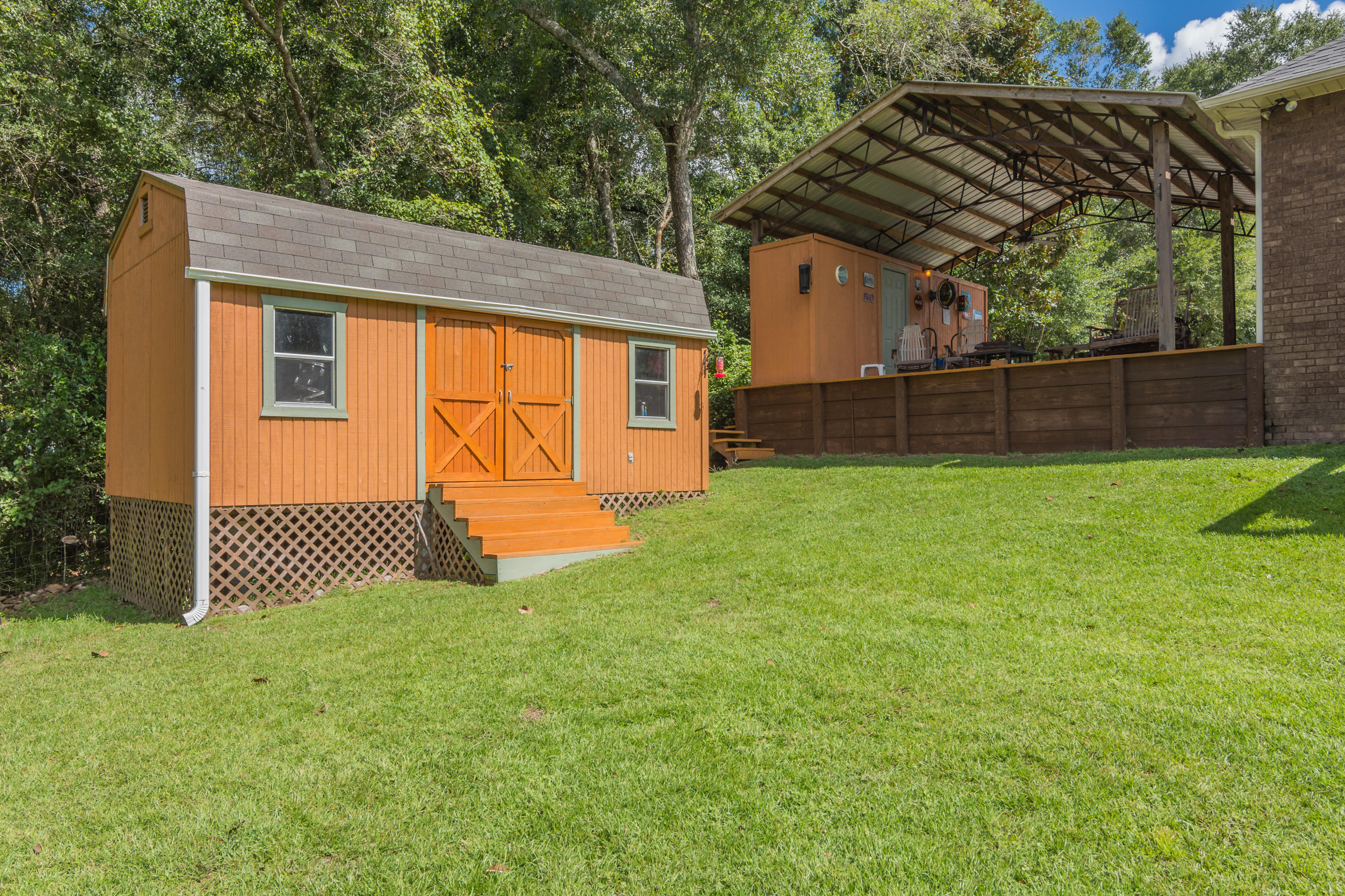 LAKE HOLLEY ESTATES - Residential