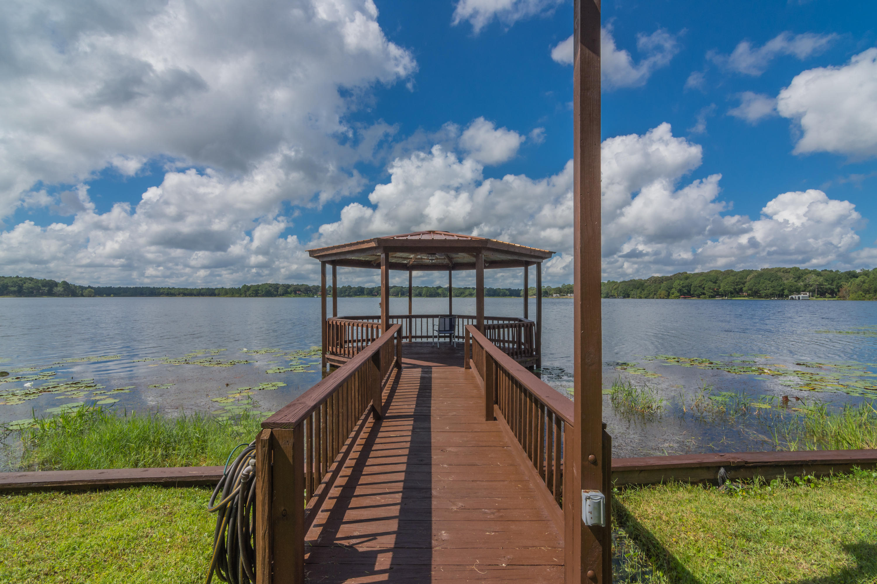 LAKE HOLLEY ESTATES - Residential