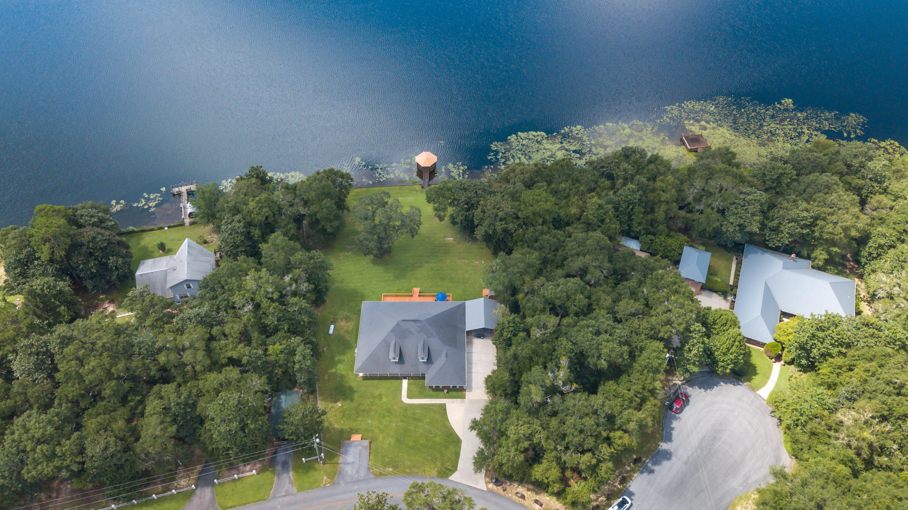 LAKE HOLLEY ESTATES - Residential