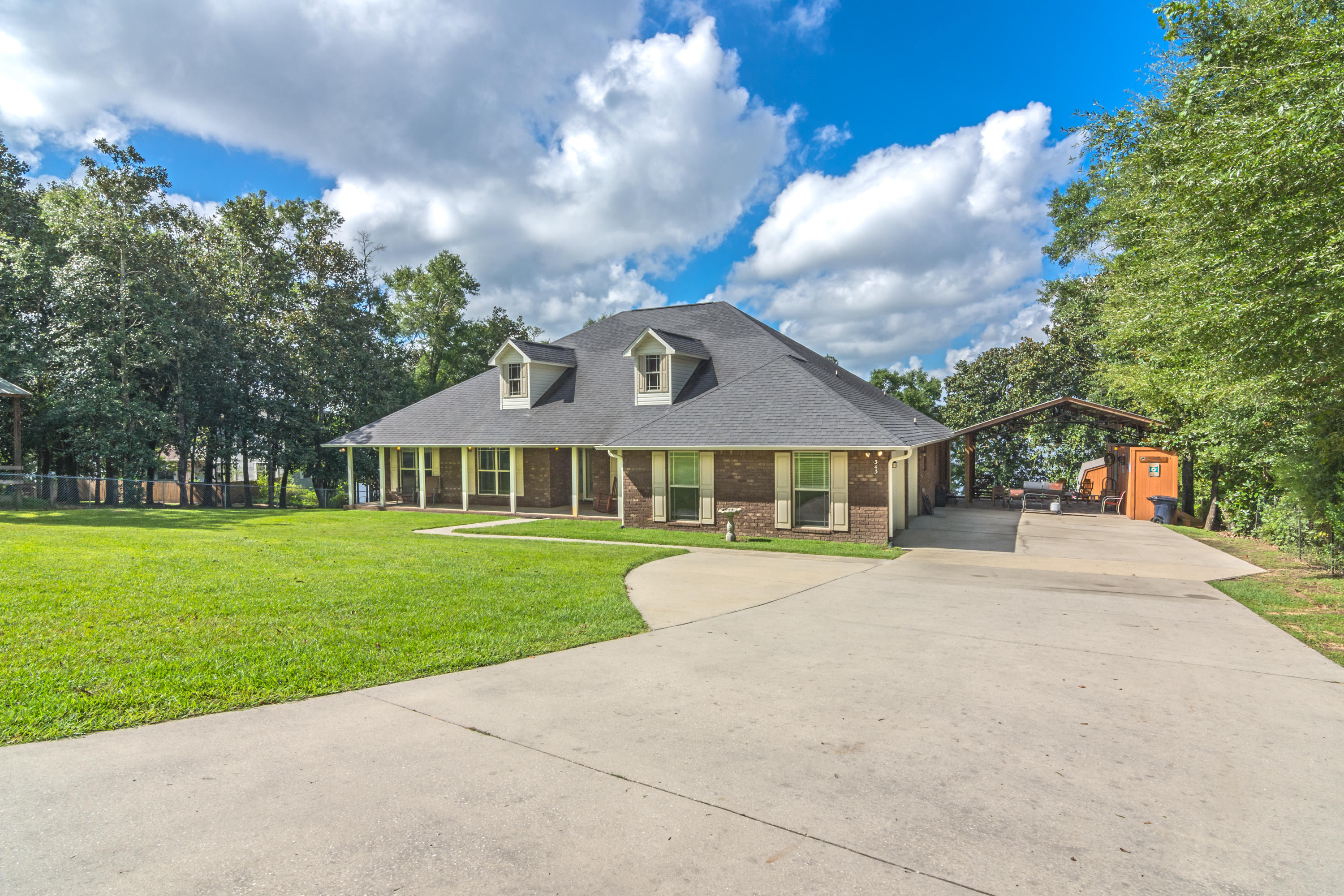 LAKE HOLLEY ESTATES - Residential