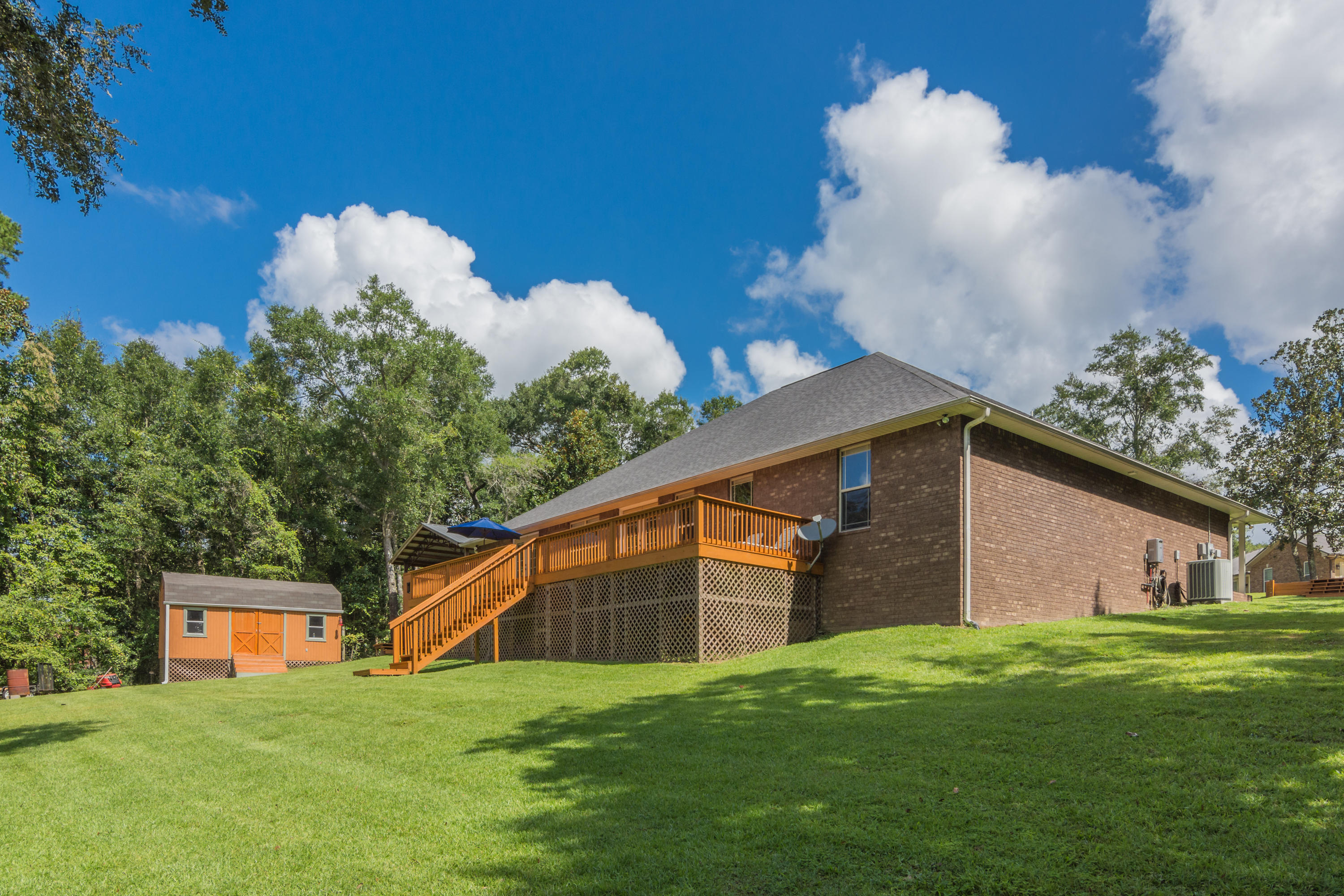 LAKE HOLLEY ESTATES - Residential