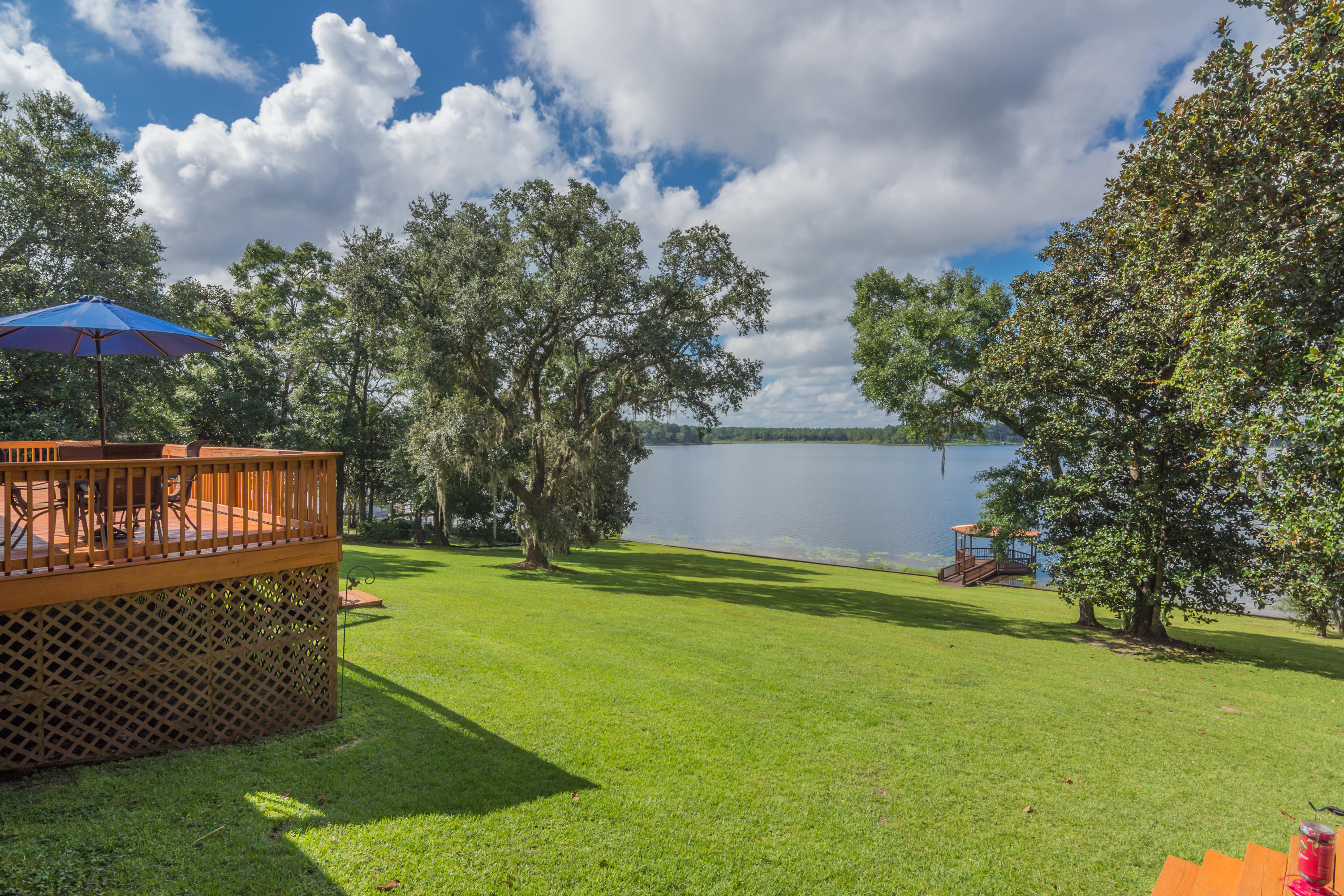 LAKE HOLLEY ESTATES - Residential