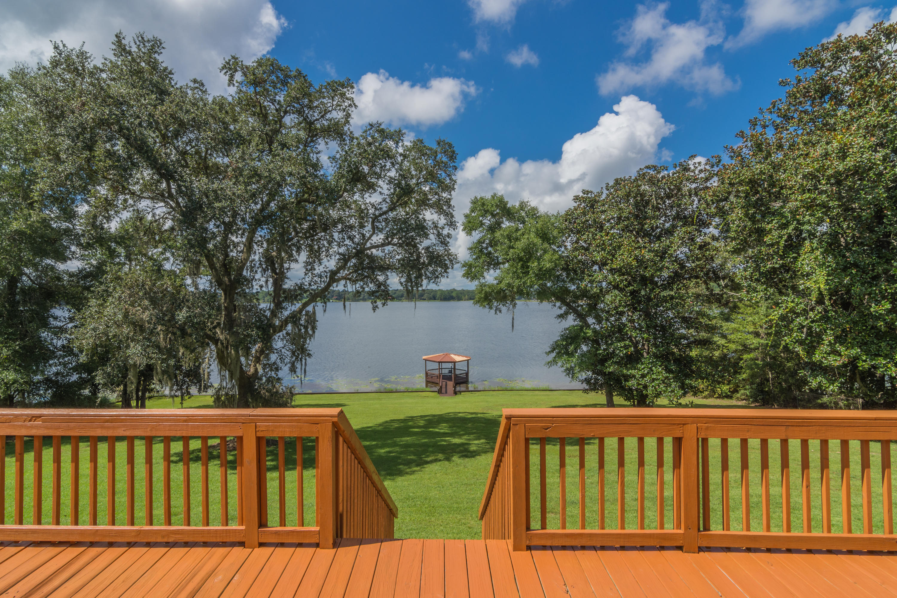 LAKE HOLLEY ESTATES - Residential