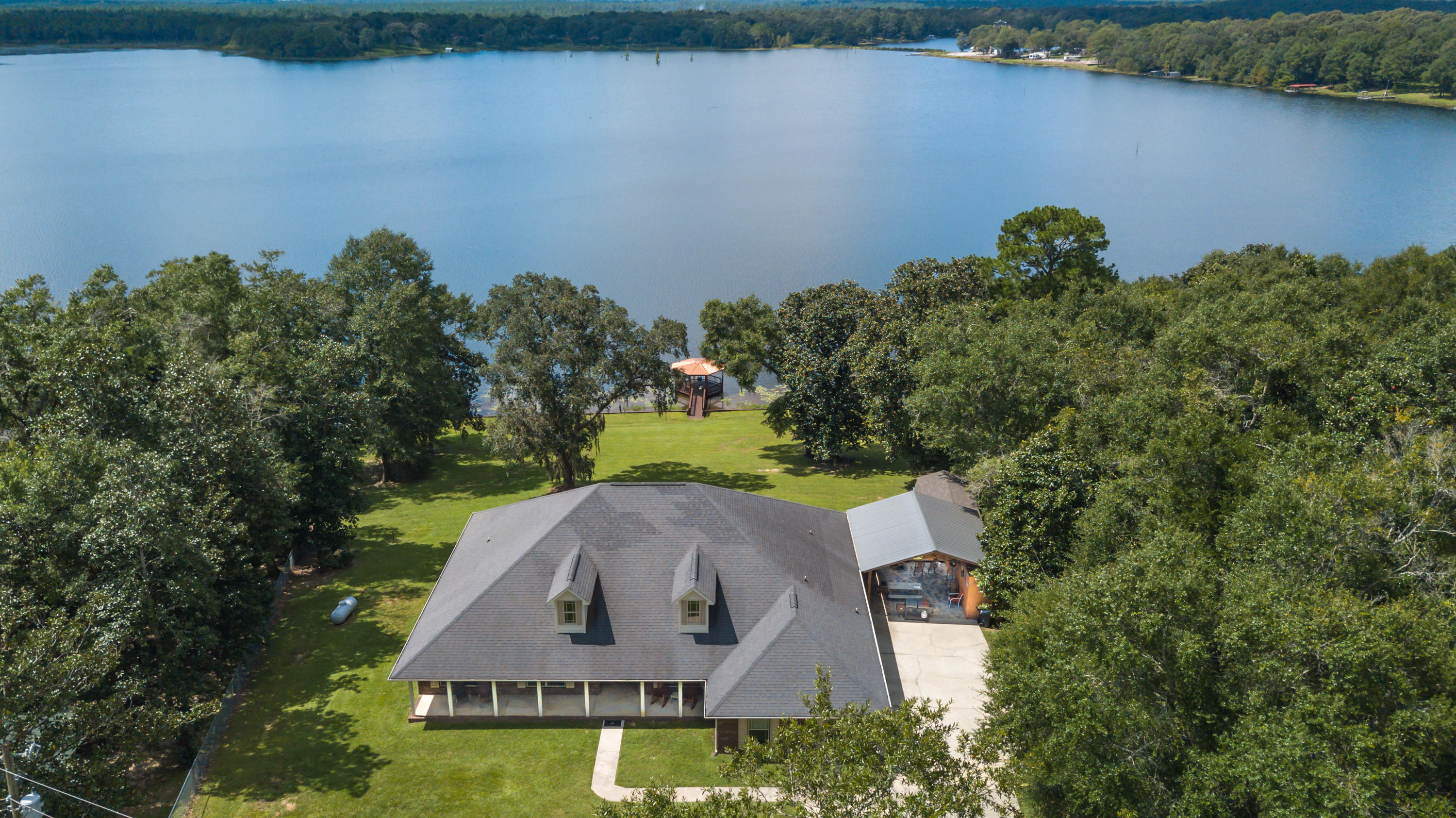 LAKE HOLLEY ESTATES - Residential