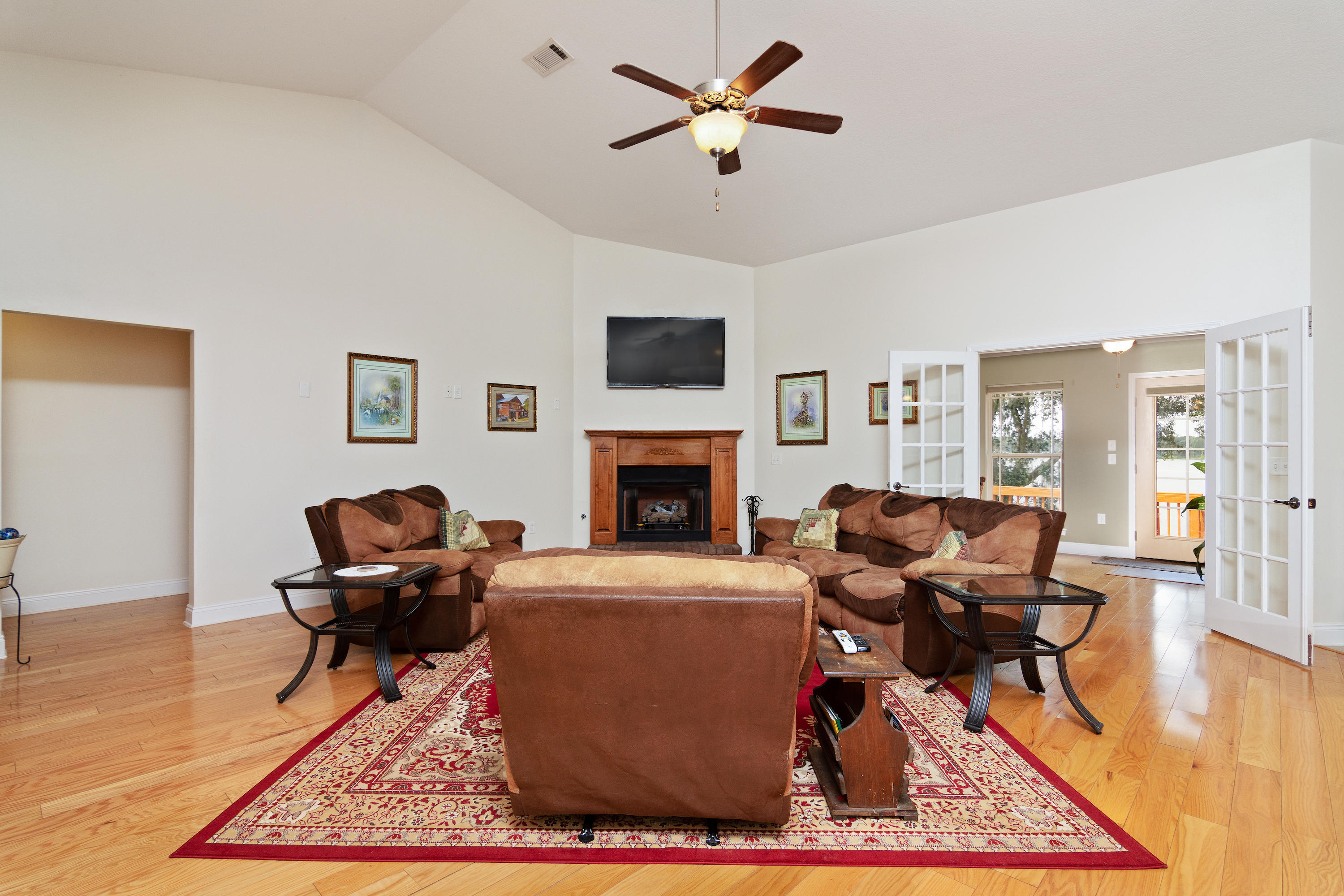 LAKE HOLLEY ESTATES - Residential