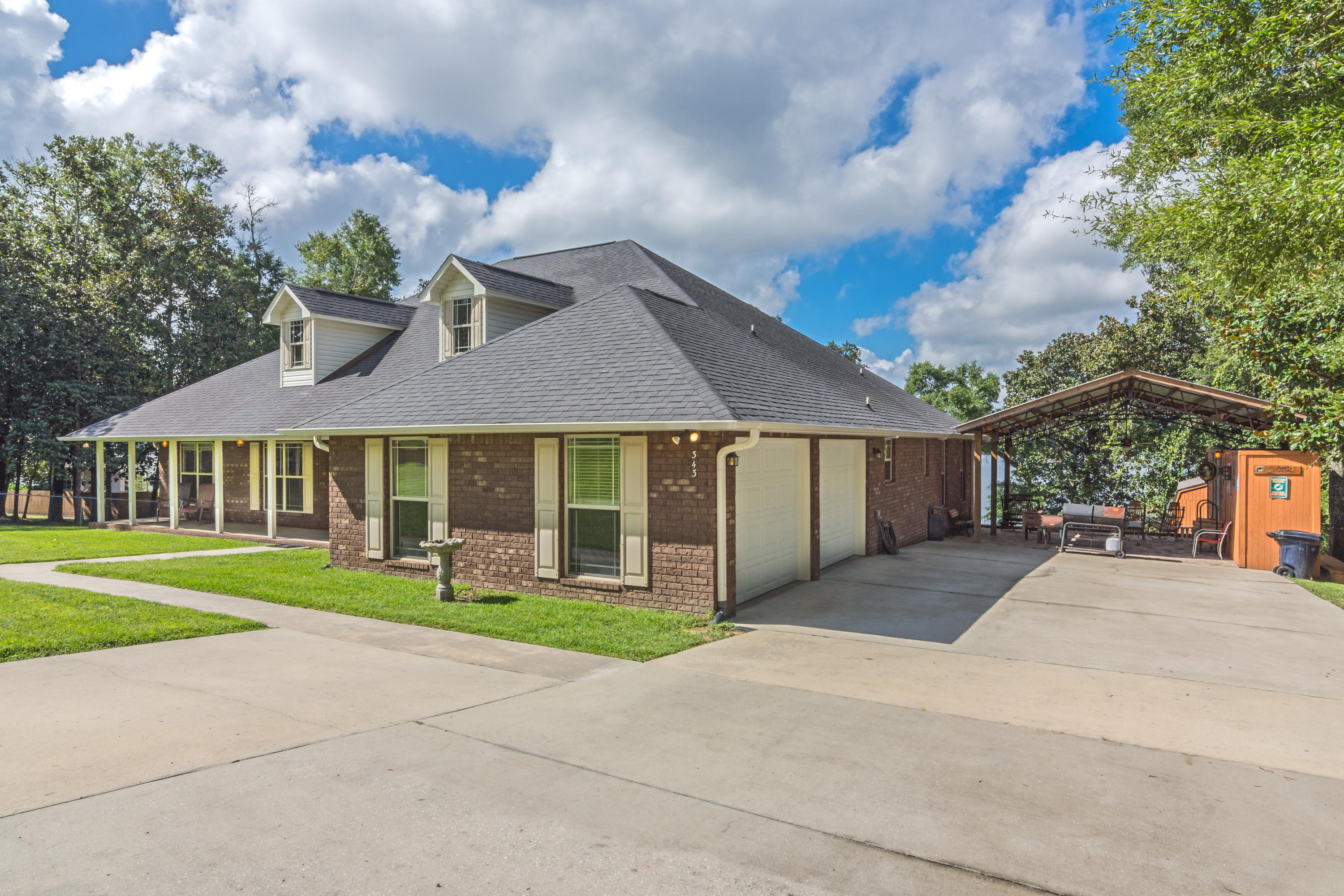 LAKE HOLLEY ESTATES - Residential