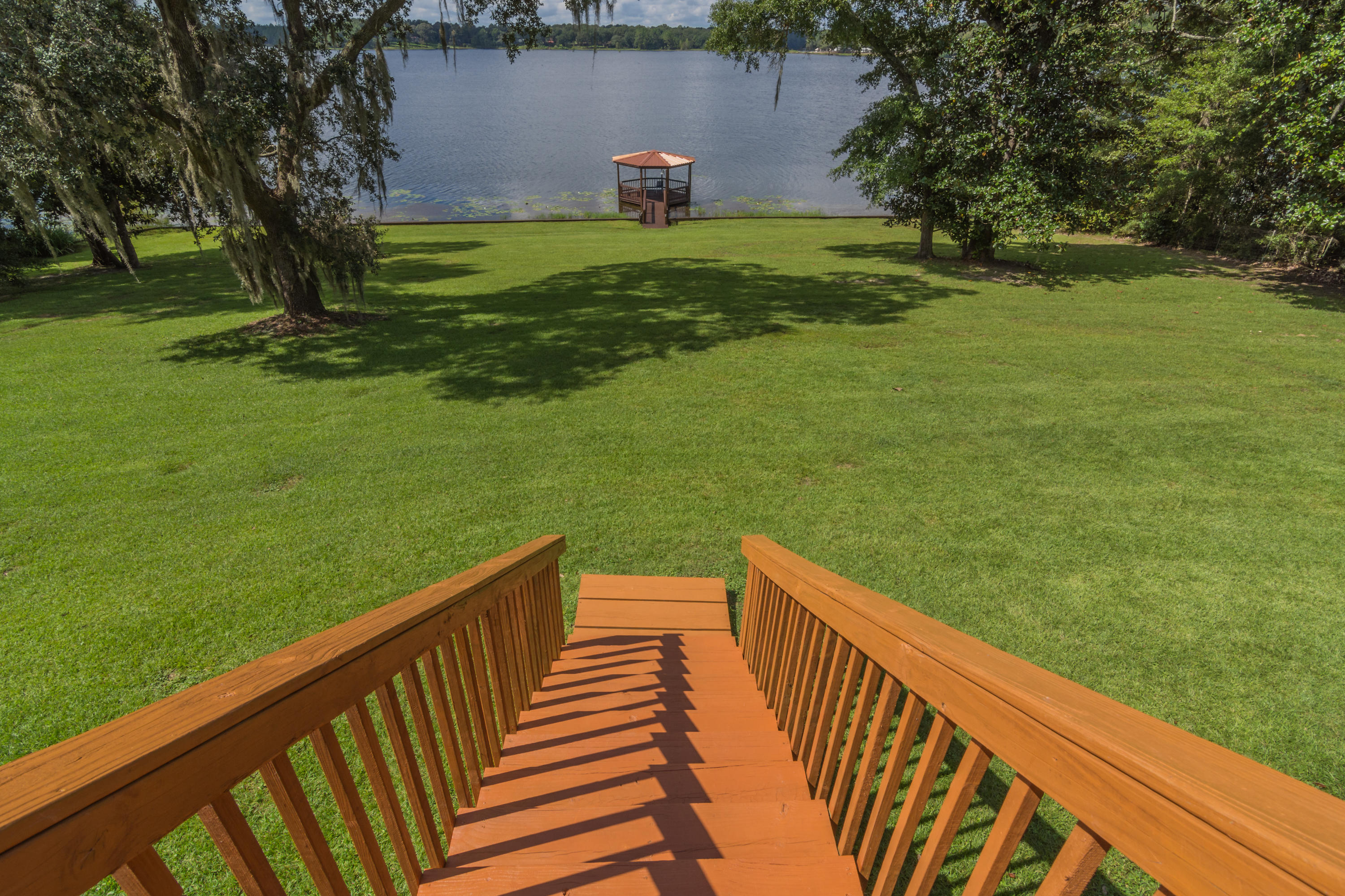 LAKE HOLLEY ESTATES - Residential