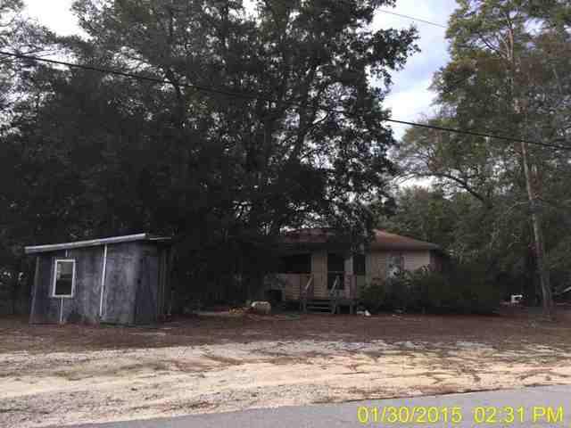 REO ~ Older Home w/ Lots of Potential. This handy special is situated in Freeport on corner lot. The lot offers plenty of privacy yet close to all the conveniences of town. Don't miss out on all this home has to offer. Property is sold per HUD Guidelines 24 CFR 206.125.