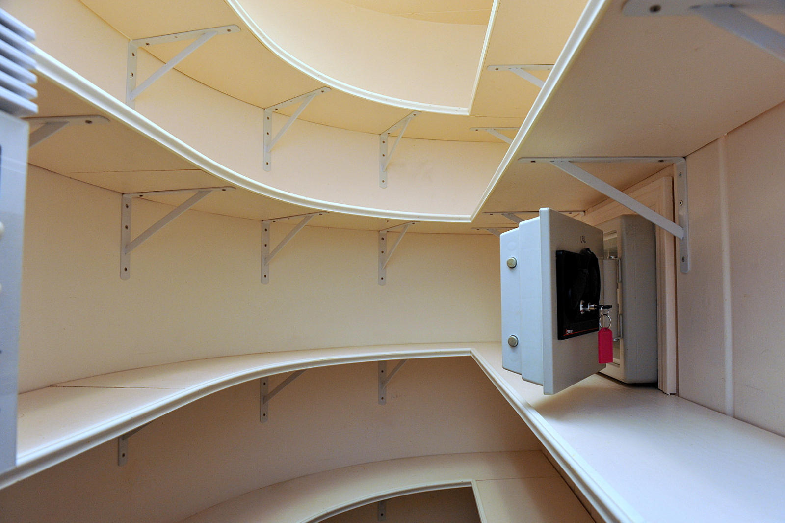 ELLIOTTS POINT - Residential