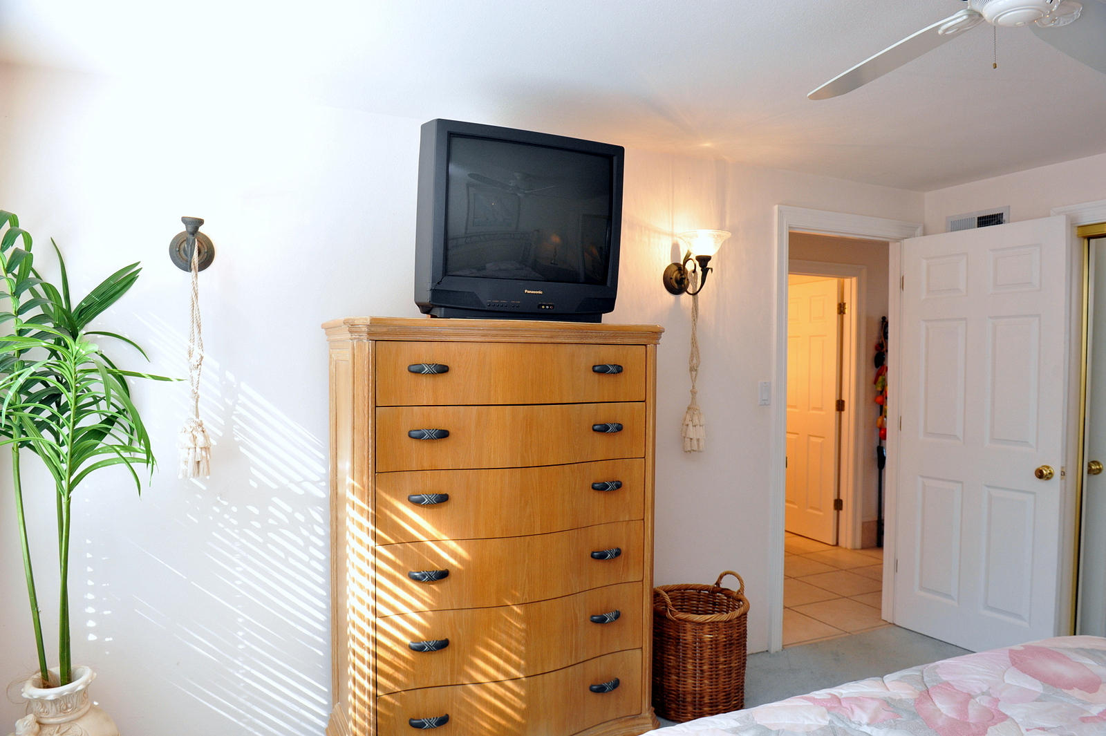 ELLIOTTS POINT - Residential