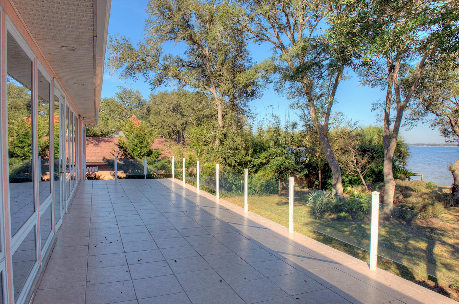 ELLIOTTS POINT - Residential