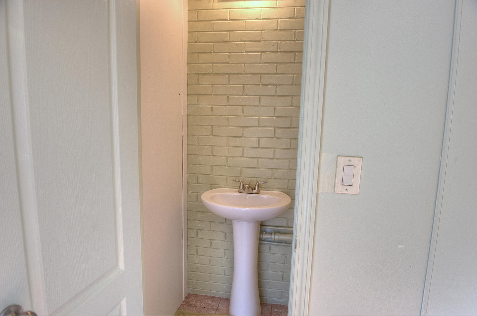 ELLIOTTS POINT - Residential