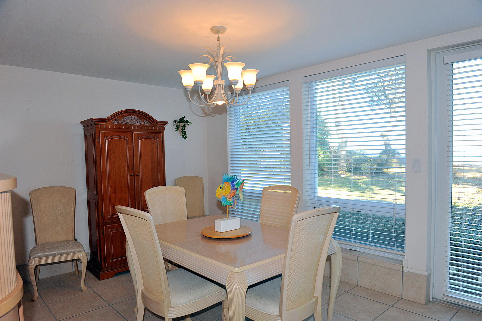 ELLIOTTS POINT - Residential