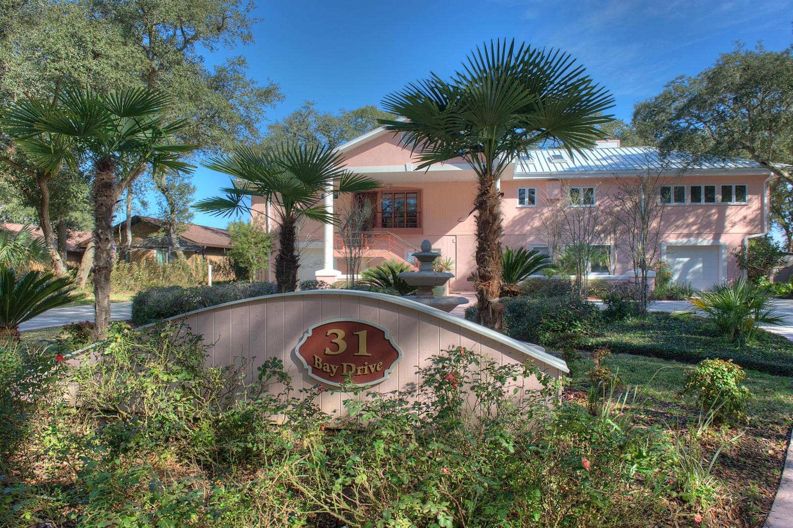 ELLIOTTS POINT - Residential