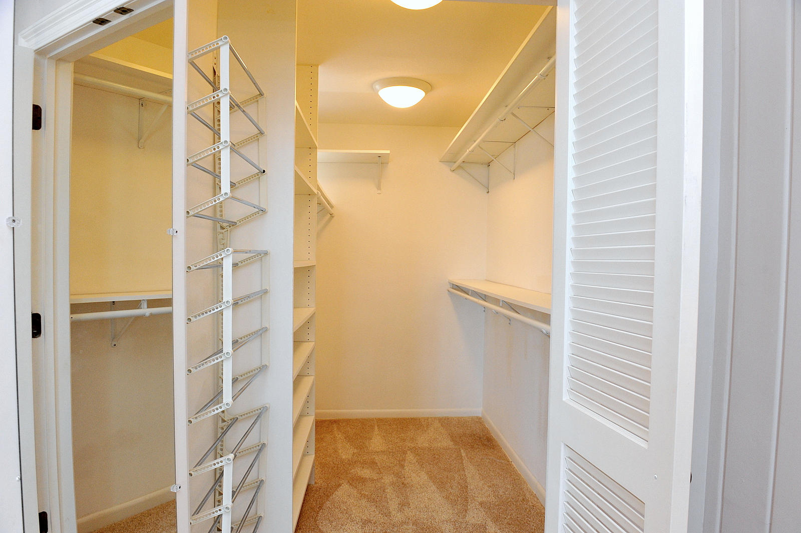 ELLIOTTS POINT - Residential