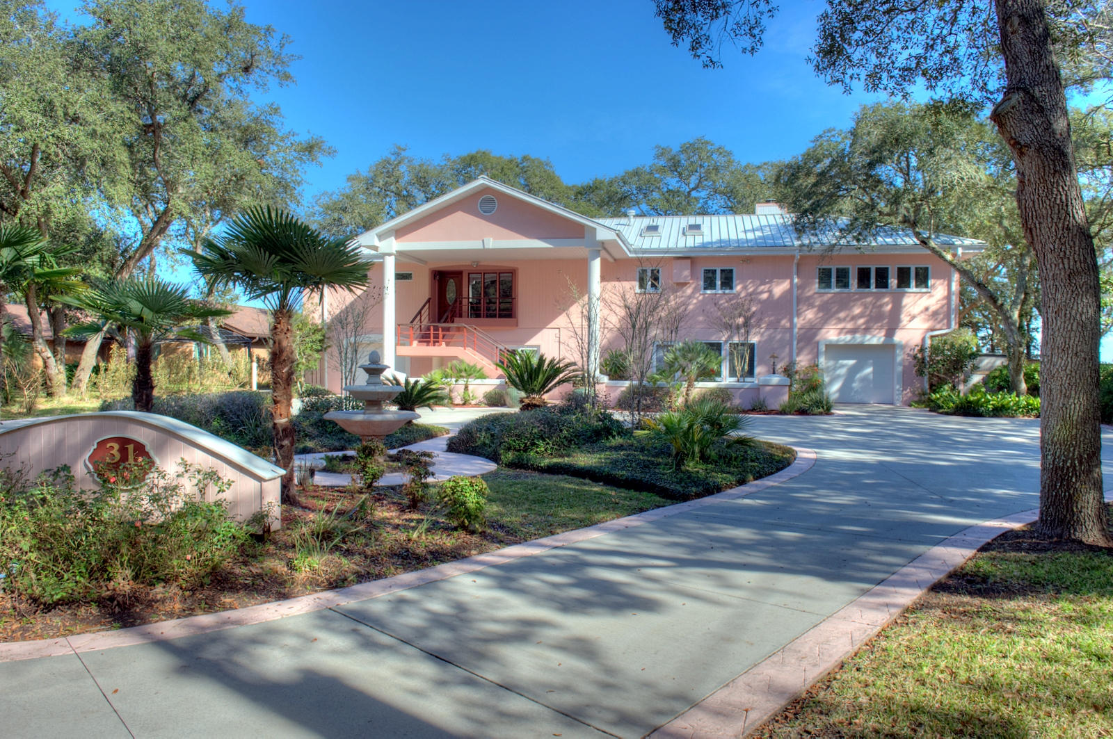 ELLIOTTS POINT - Residential