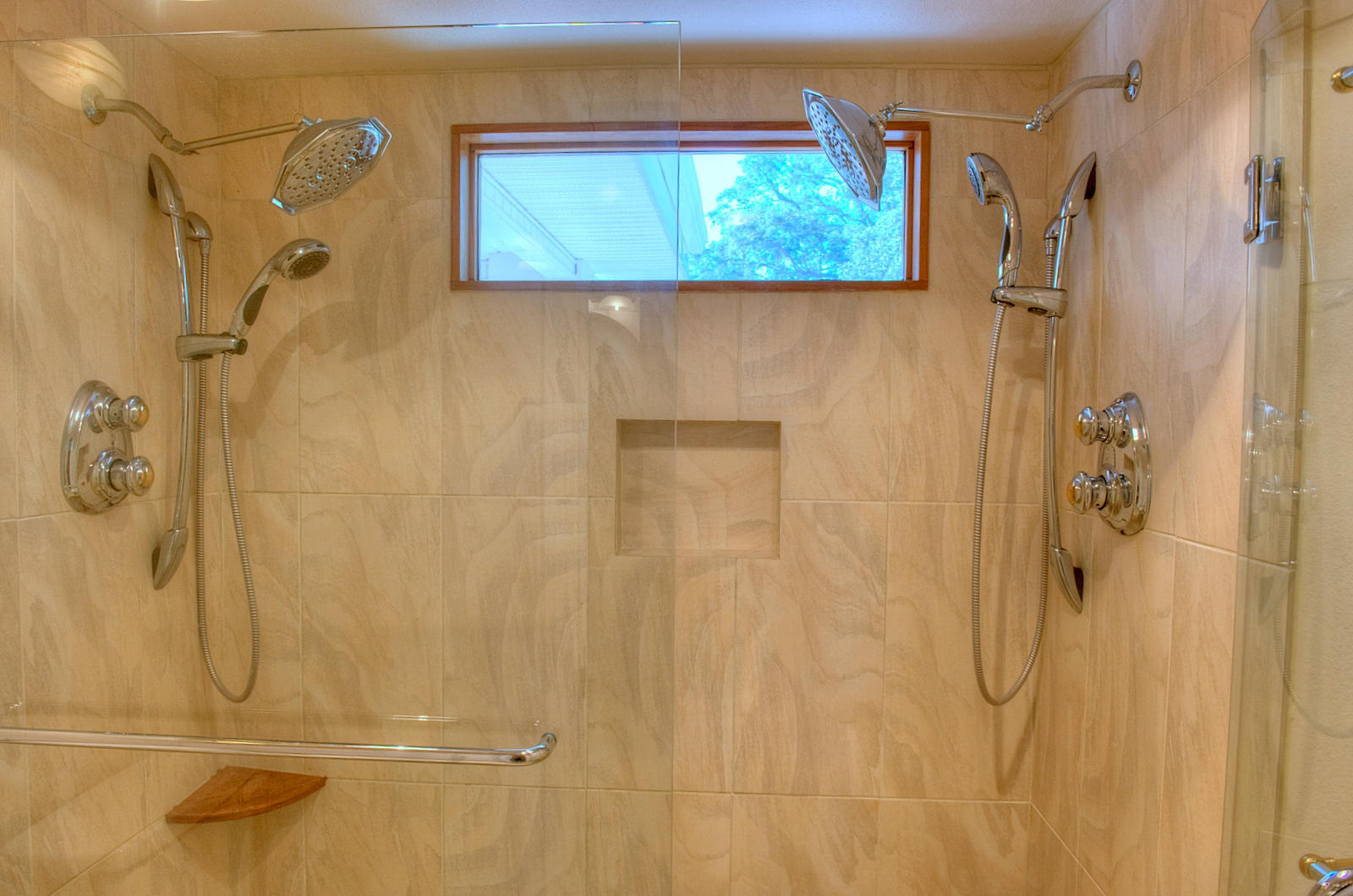 ELLIOTTS POINT - Residential