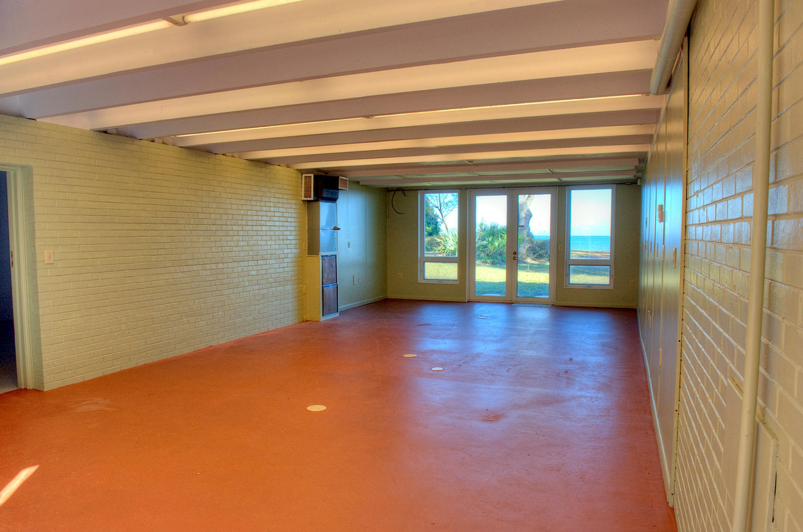 ELLIOTTS POINT - Residential