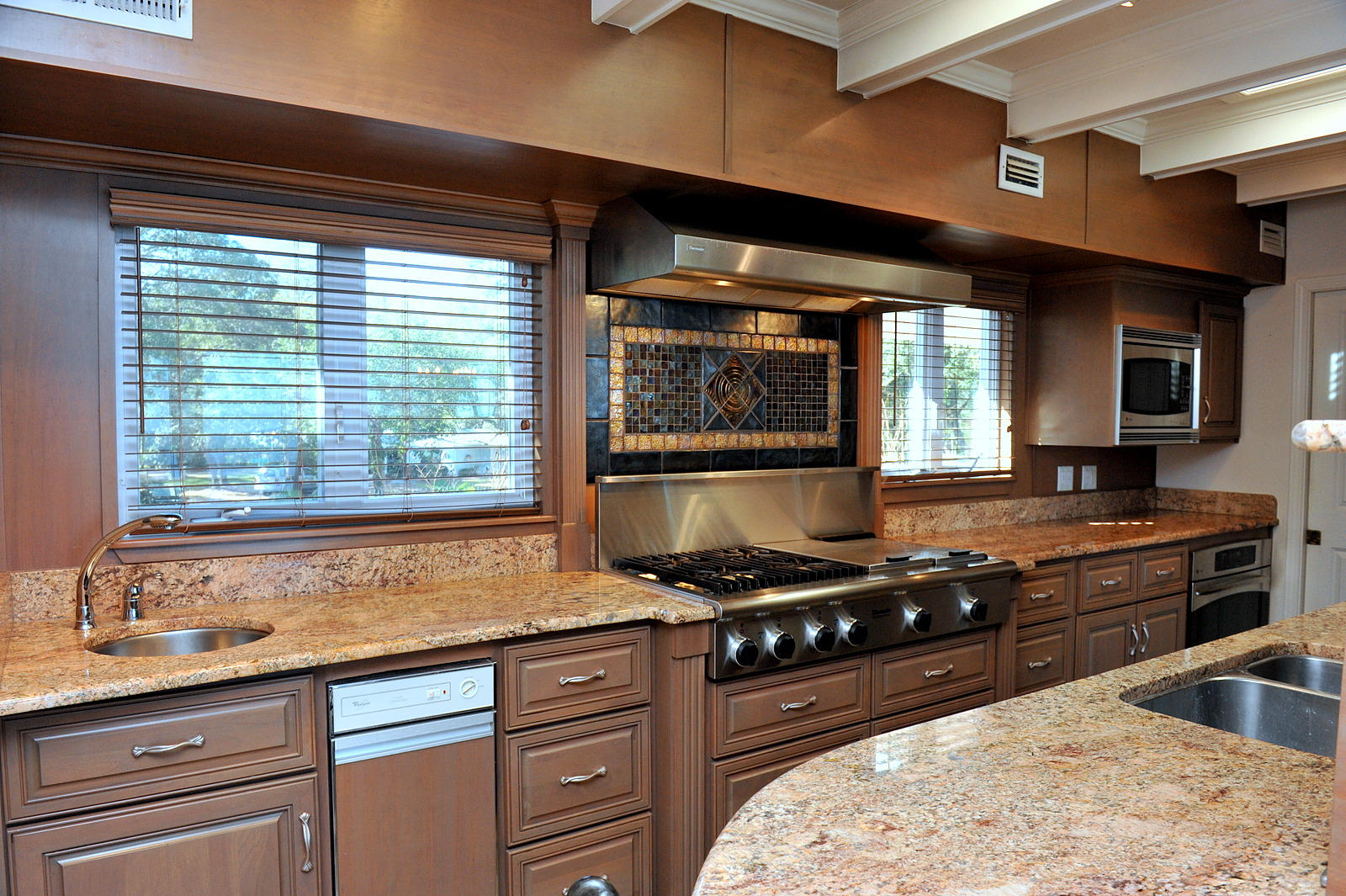 ELLIOTTS POINT - Residential