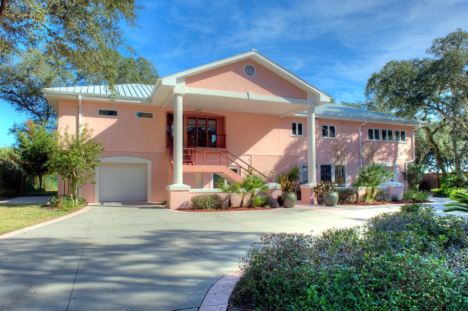 ELLIOTTS POINT - Residential