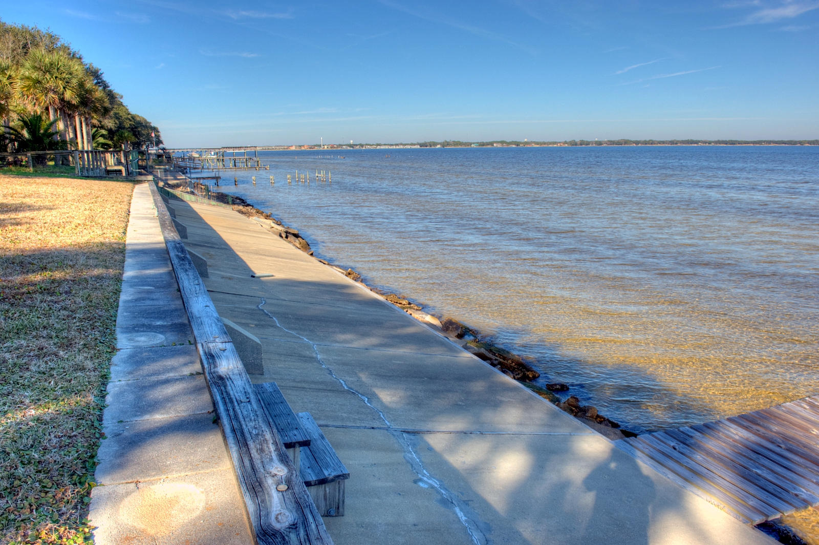 ELLIOTTS POINT - Residential