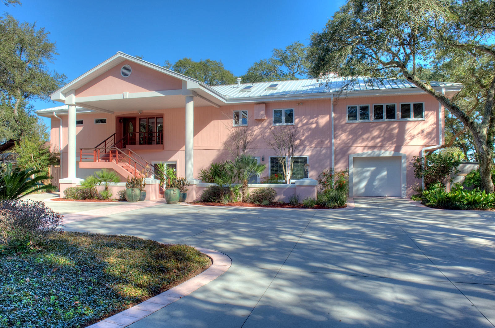 ELLIOTTS POINT - Residential