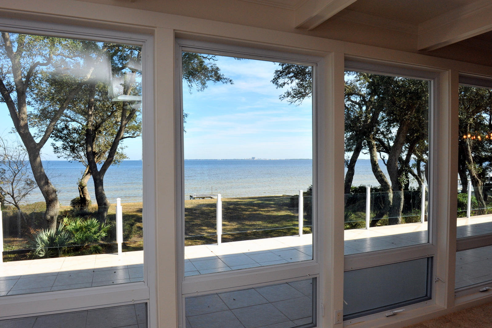 ELLIOTTS POINT - Residential