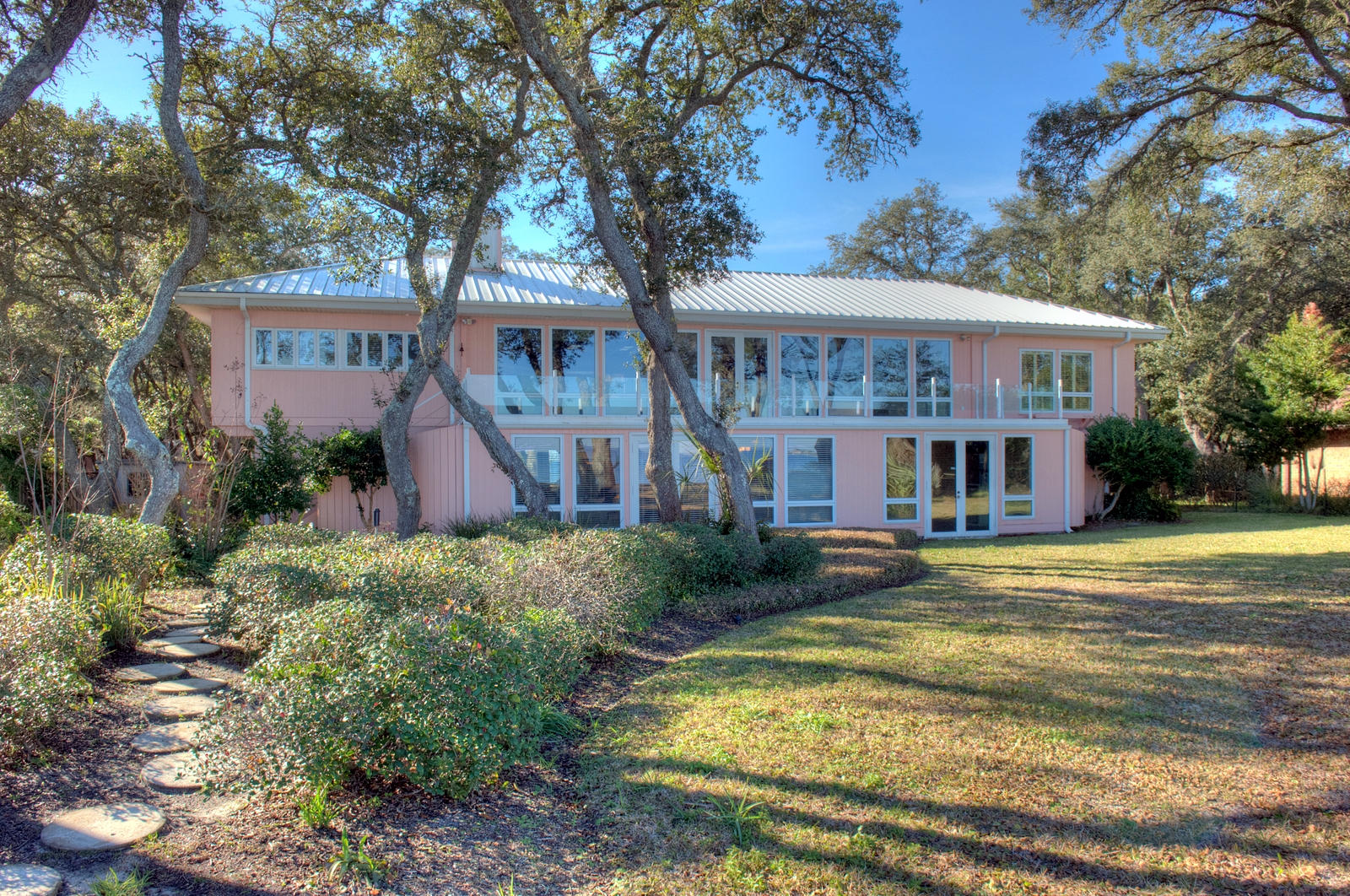 ELLIOTTS POINT - Residential