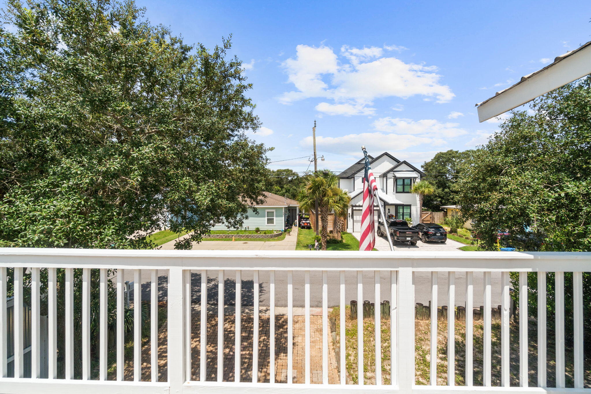 LAGUNA BEACH ESTATES 9TH ADDN - Residential
