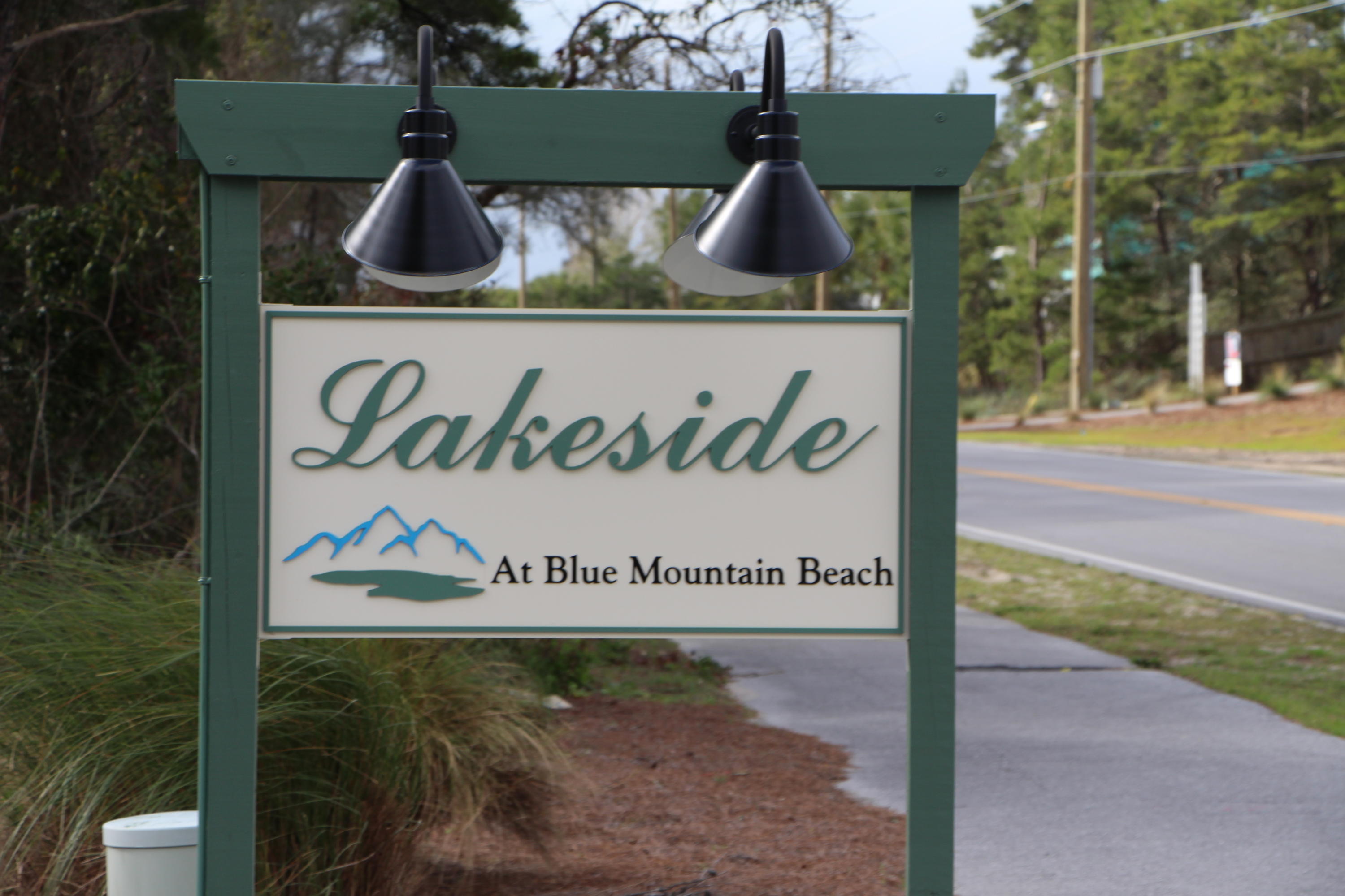 This is one of the best lots in Lakeside at Blue Mountain! One of the few that will accommodate a pool. Lakeside at Blue Mountain is an up and coming neighborhood where they are building like crazy! With 147 home sites, this quaint community would be a great place to build your primary or vacation home. Short walk to the beach access and shops at Blue Mountain.