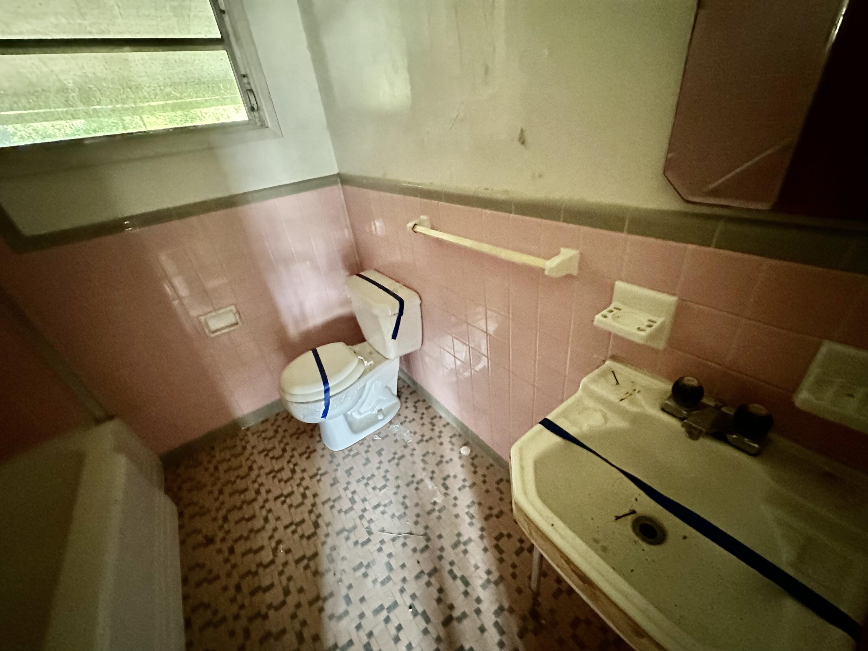 EGLIN HIGHWAY S/D LOT 7 BLK K - Residential