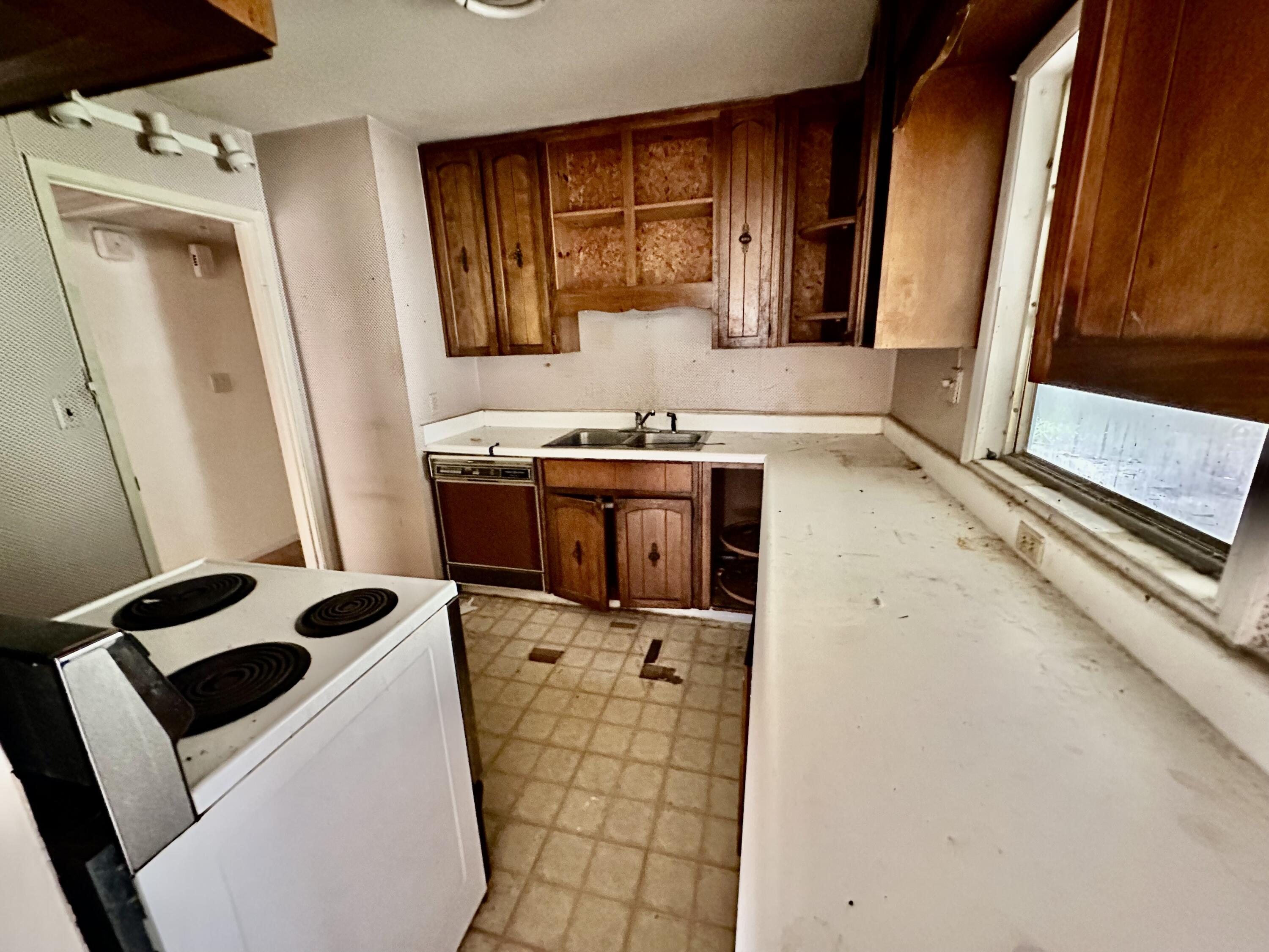 EGLIN HIGHWAY S/D LOT 7 BLK K - Residential