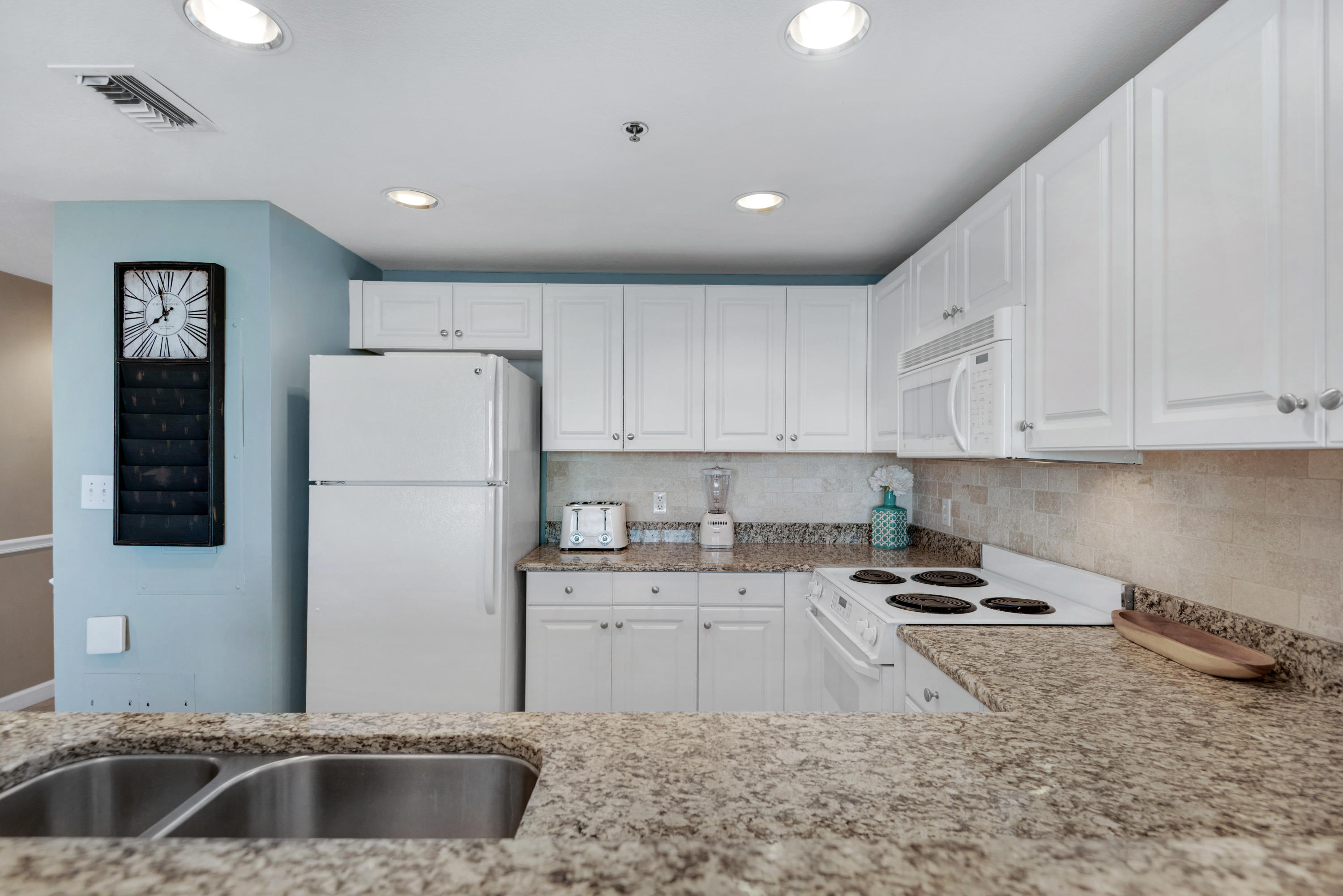 STERLING SHORES - Residential